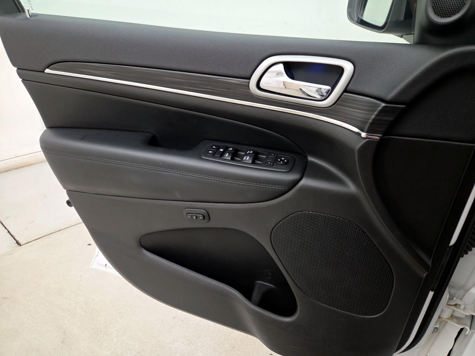 Thumbnail: 2019 Jeep Grand Cherokee - 12