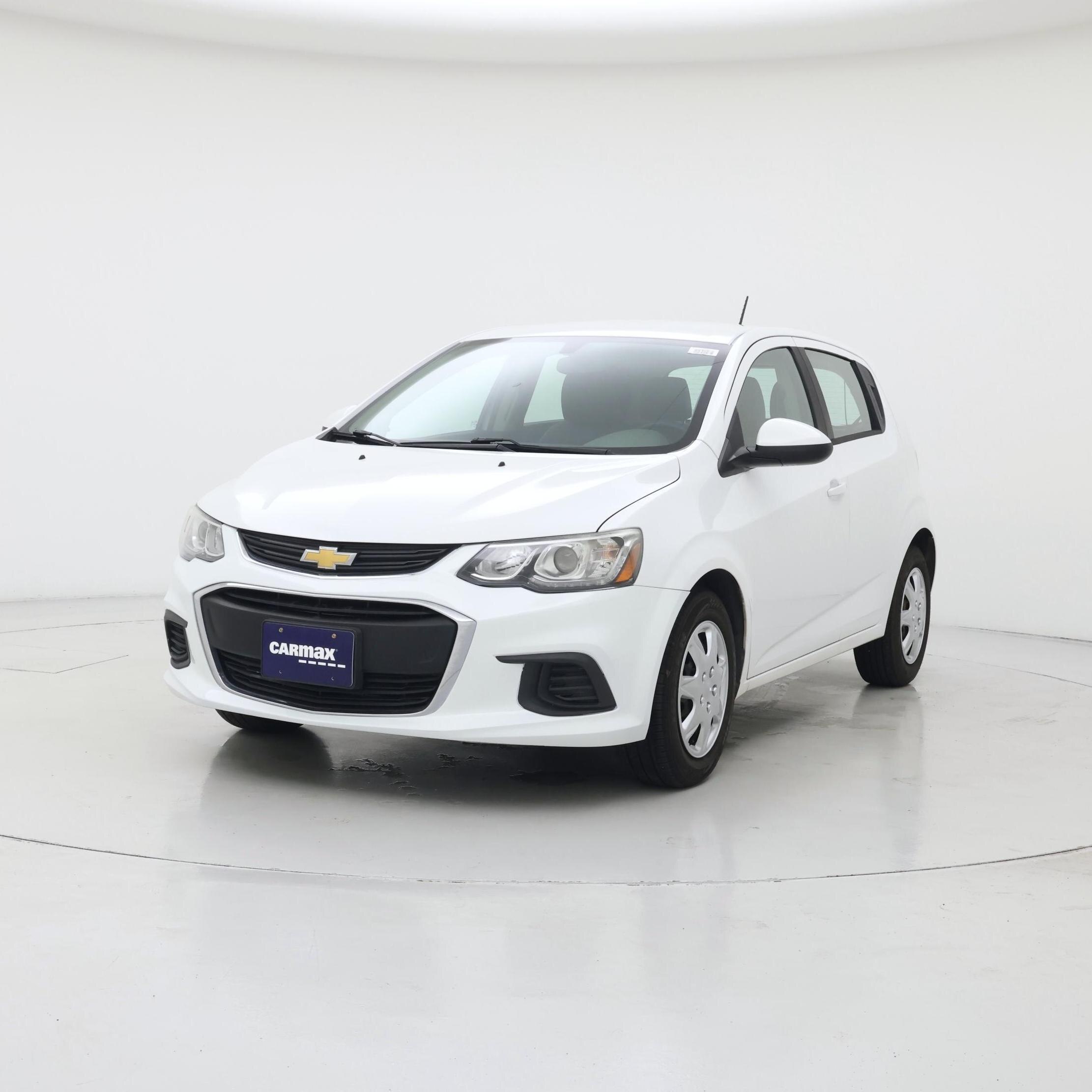 Thumbnail: 2017 Chevrolet Sonic - 4