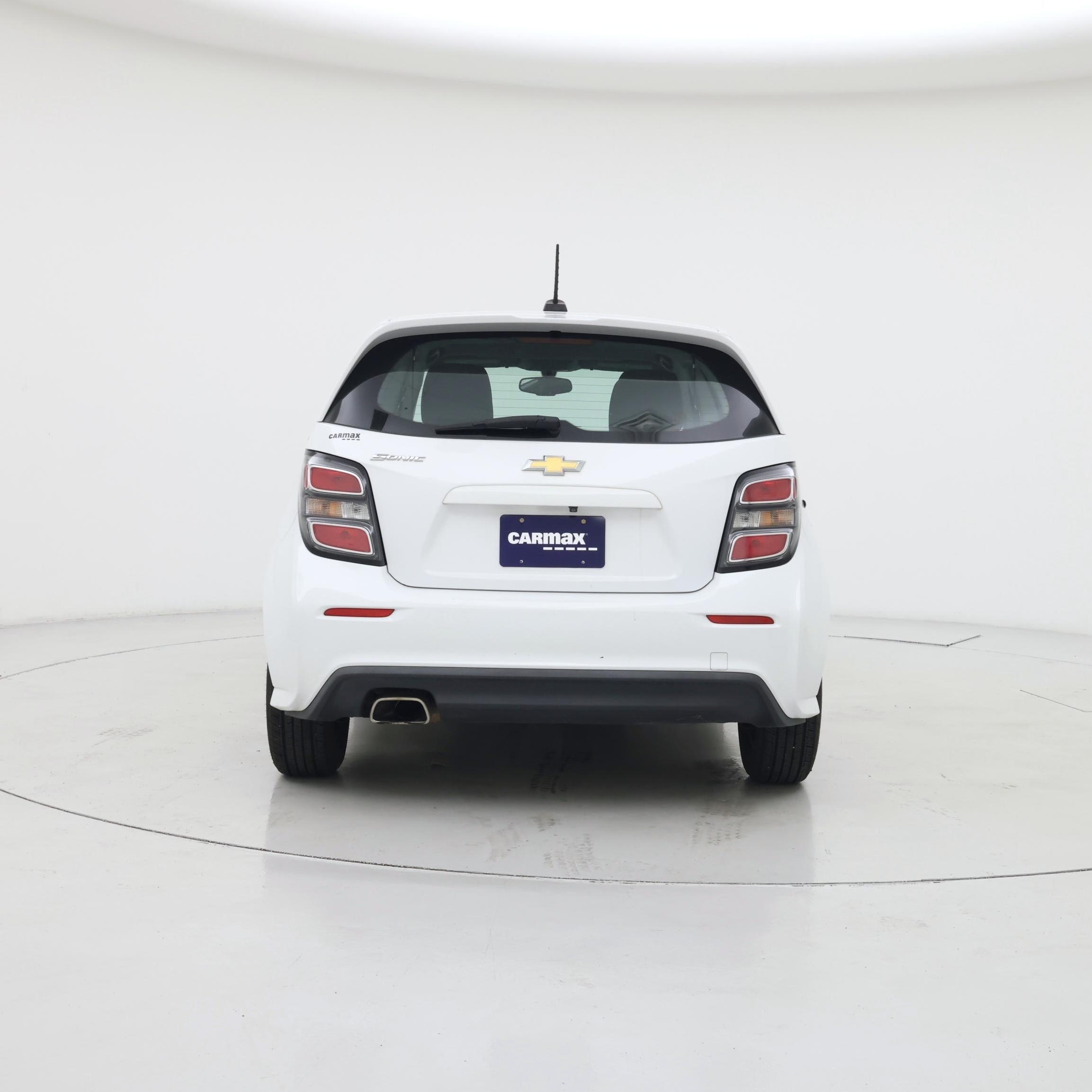 Thumbnail: 2017 Chevrolet Sonic - 6