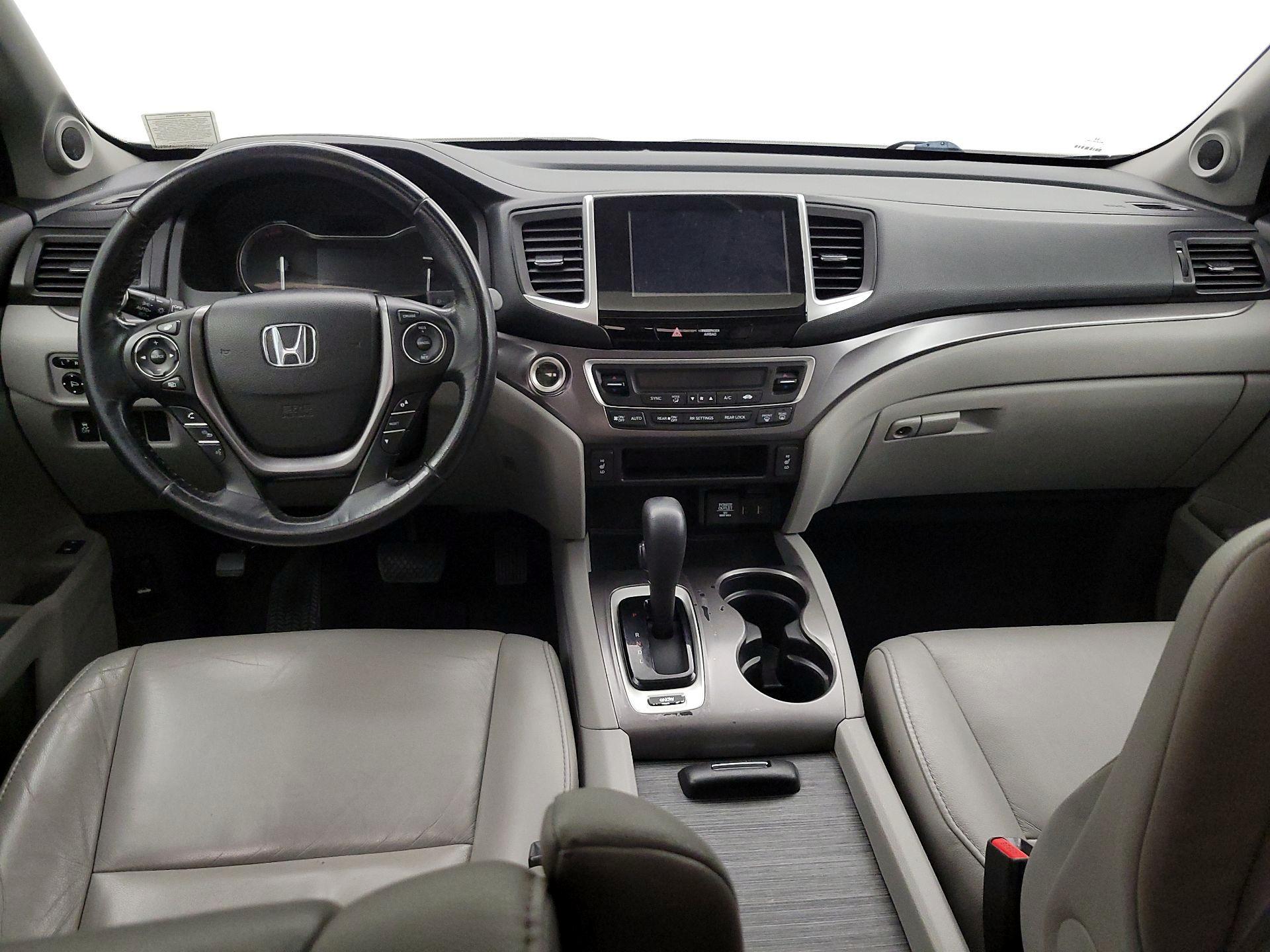Thumbnail: 2018 Honda Pilot - 9