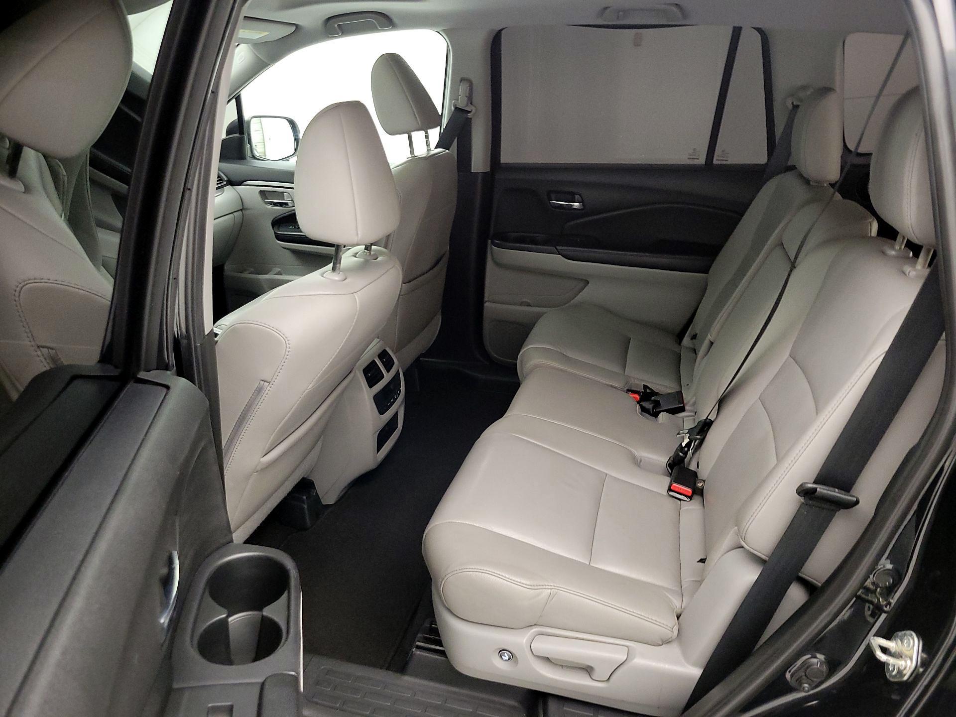 Thumbnail: 2018 Honda Pilot - 19