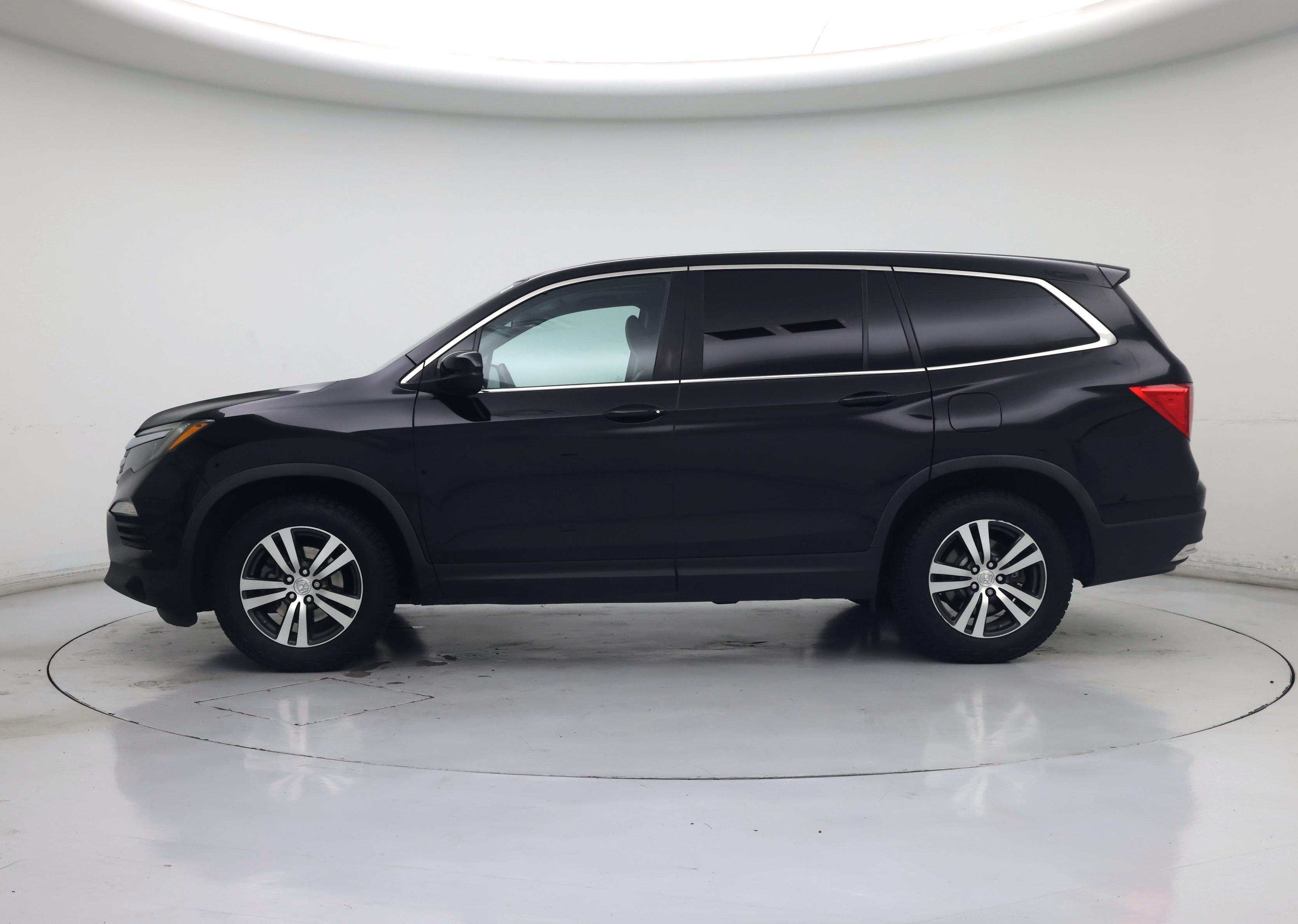 Thumbnail: 2018 Honda Pilot - 3