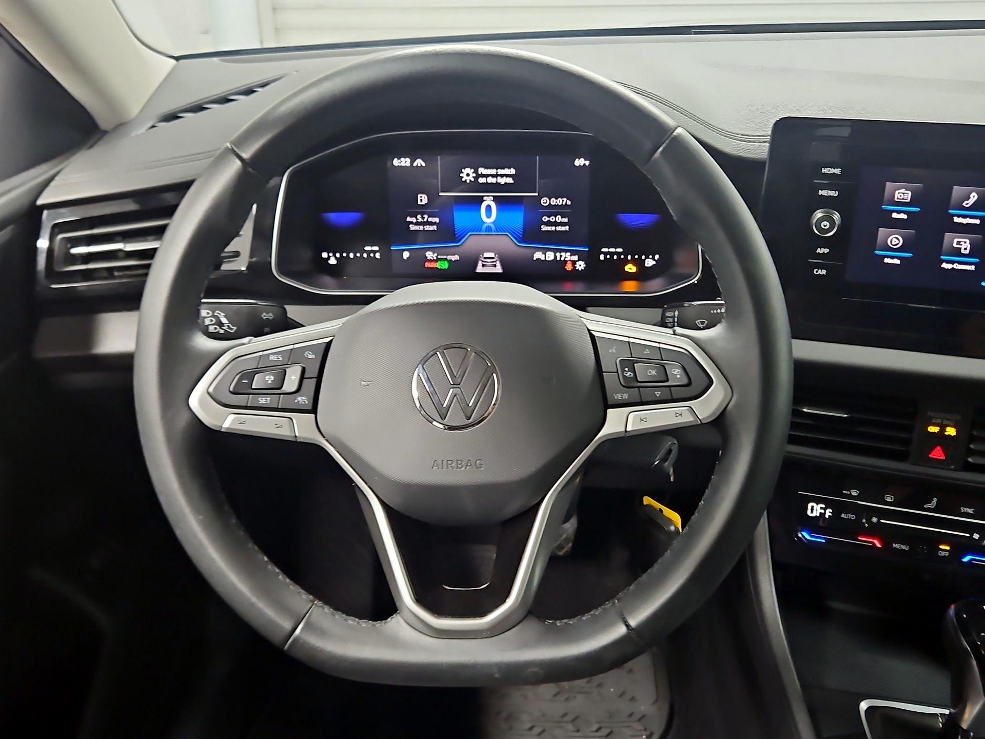 Thumbnail: 2025 Volkswagen Jetta - 10
