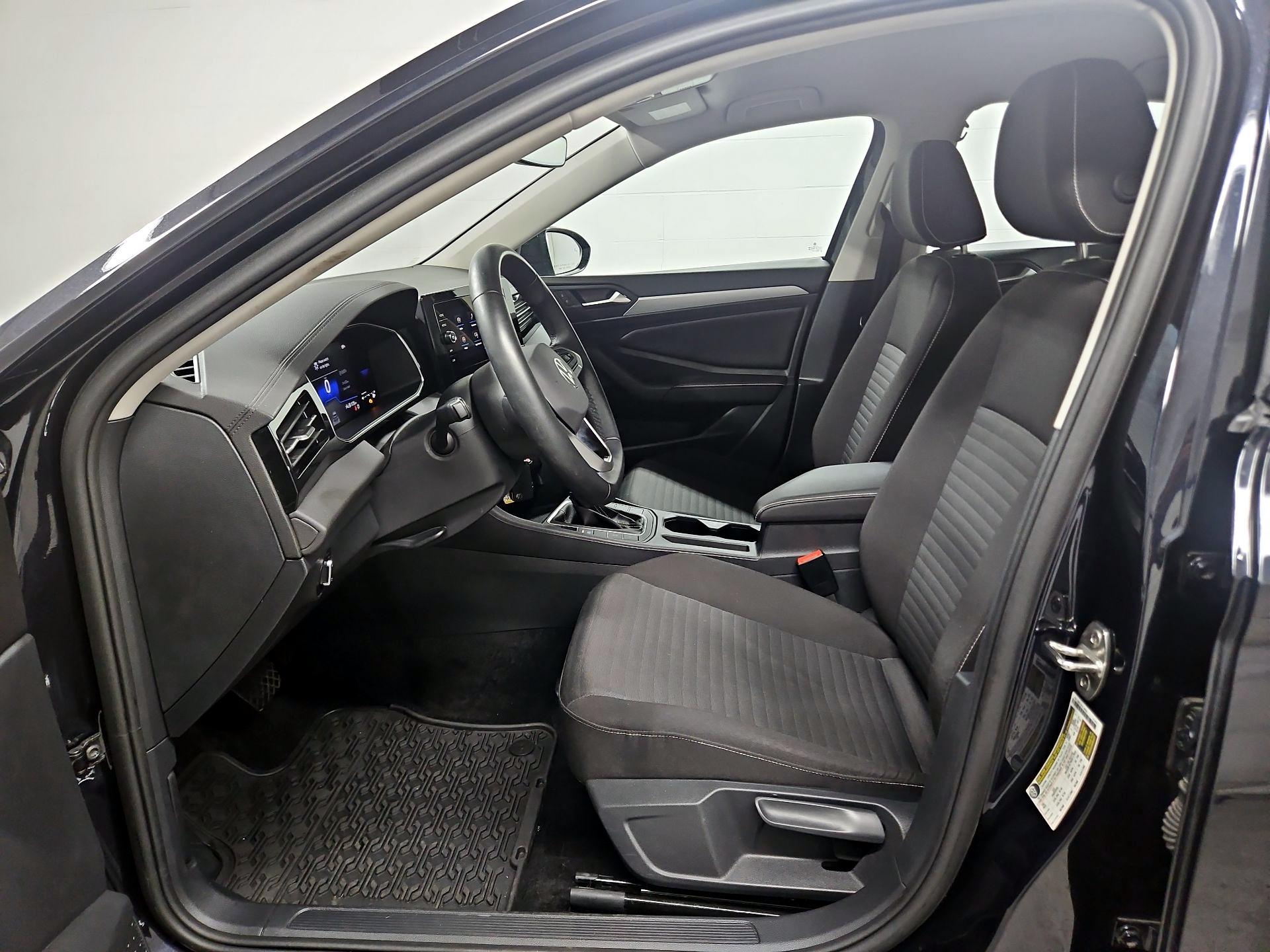 Thumbnail: 2025 Volkswagen Jetta - 11