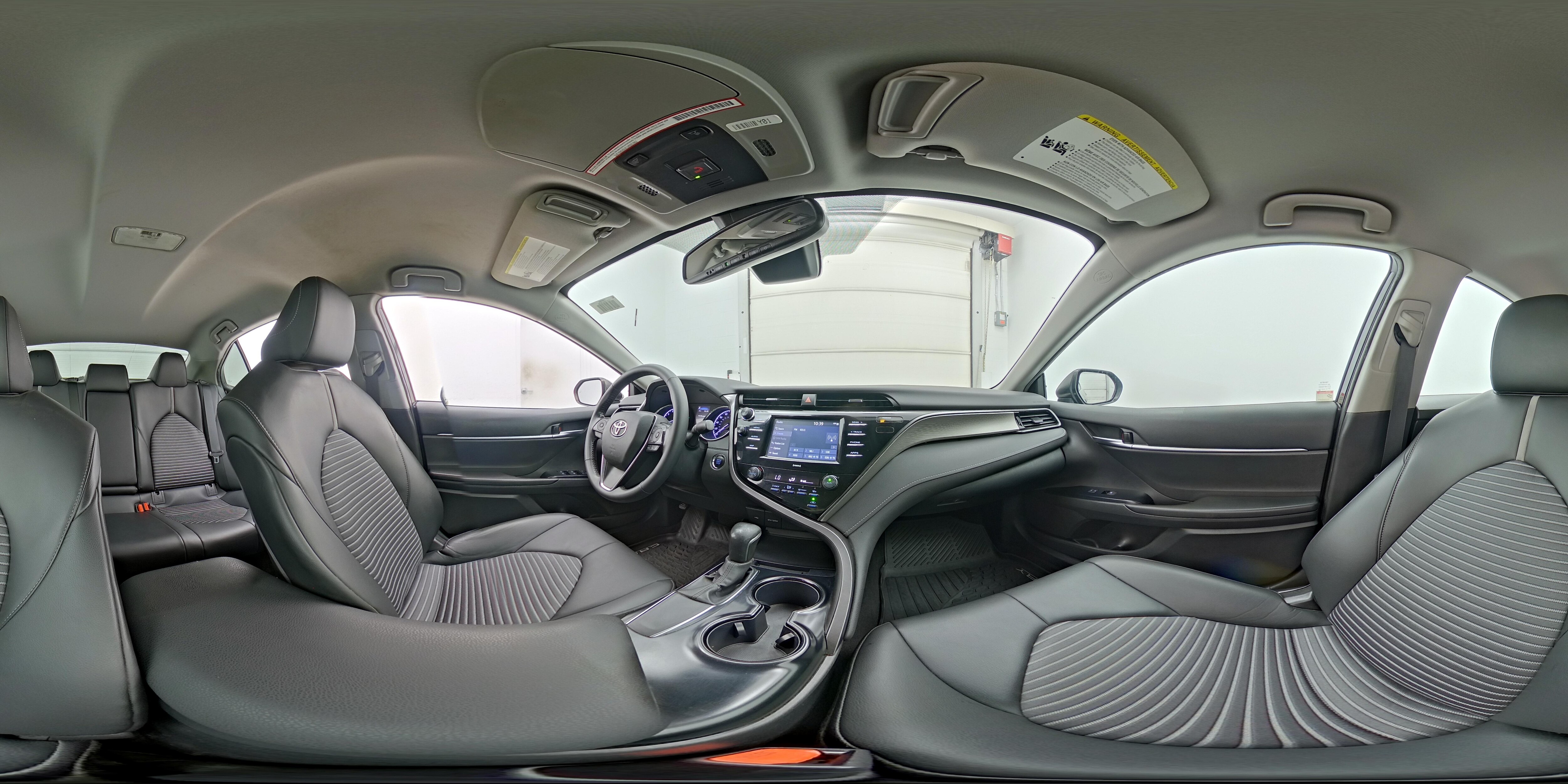 2020 Toyota Camry SE - Photo 23