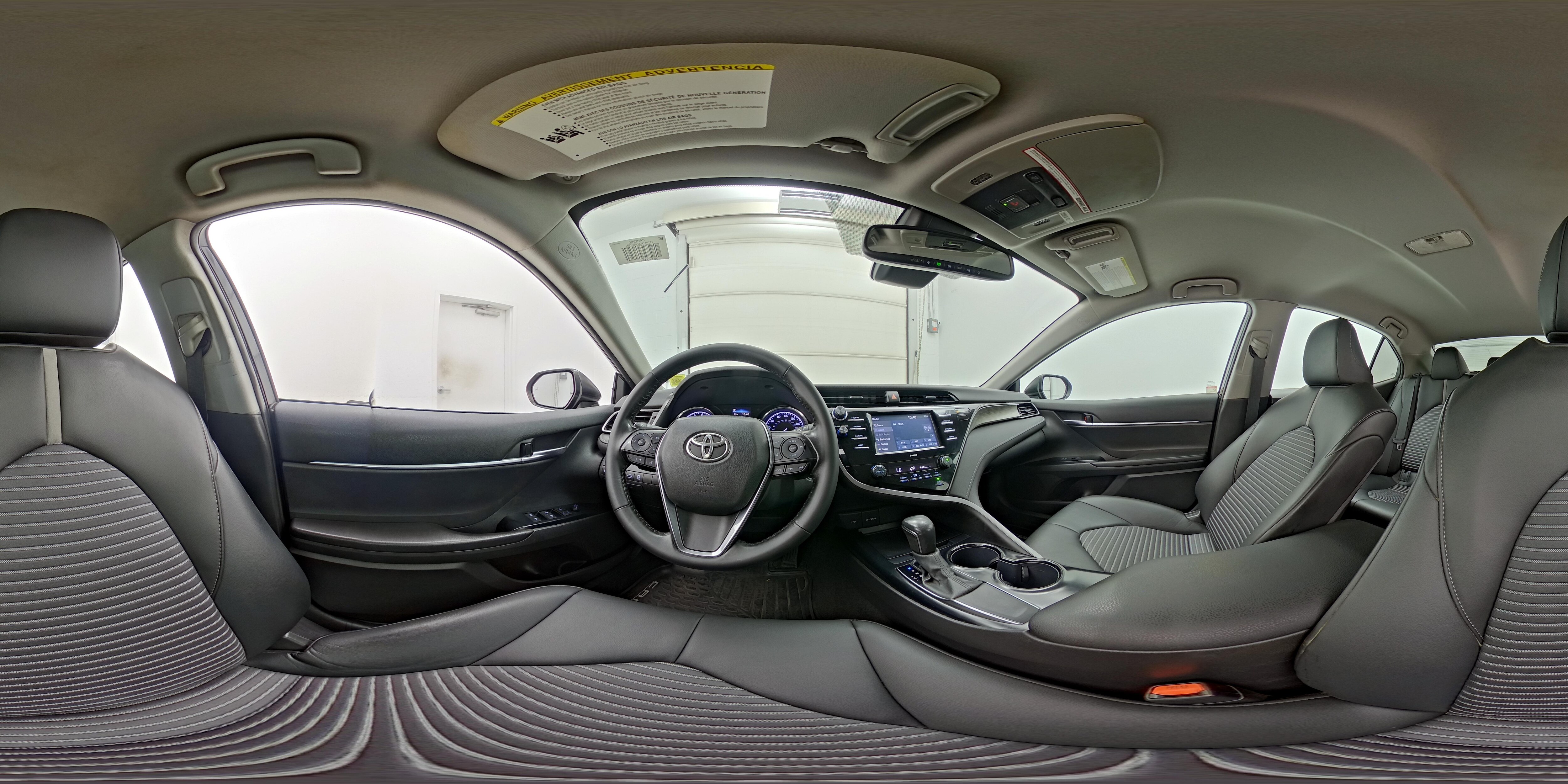 2020 Toyota Camry SE - Photo 25