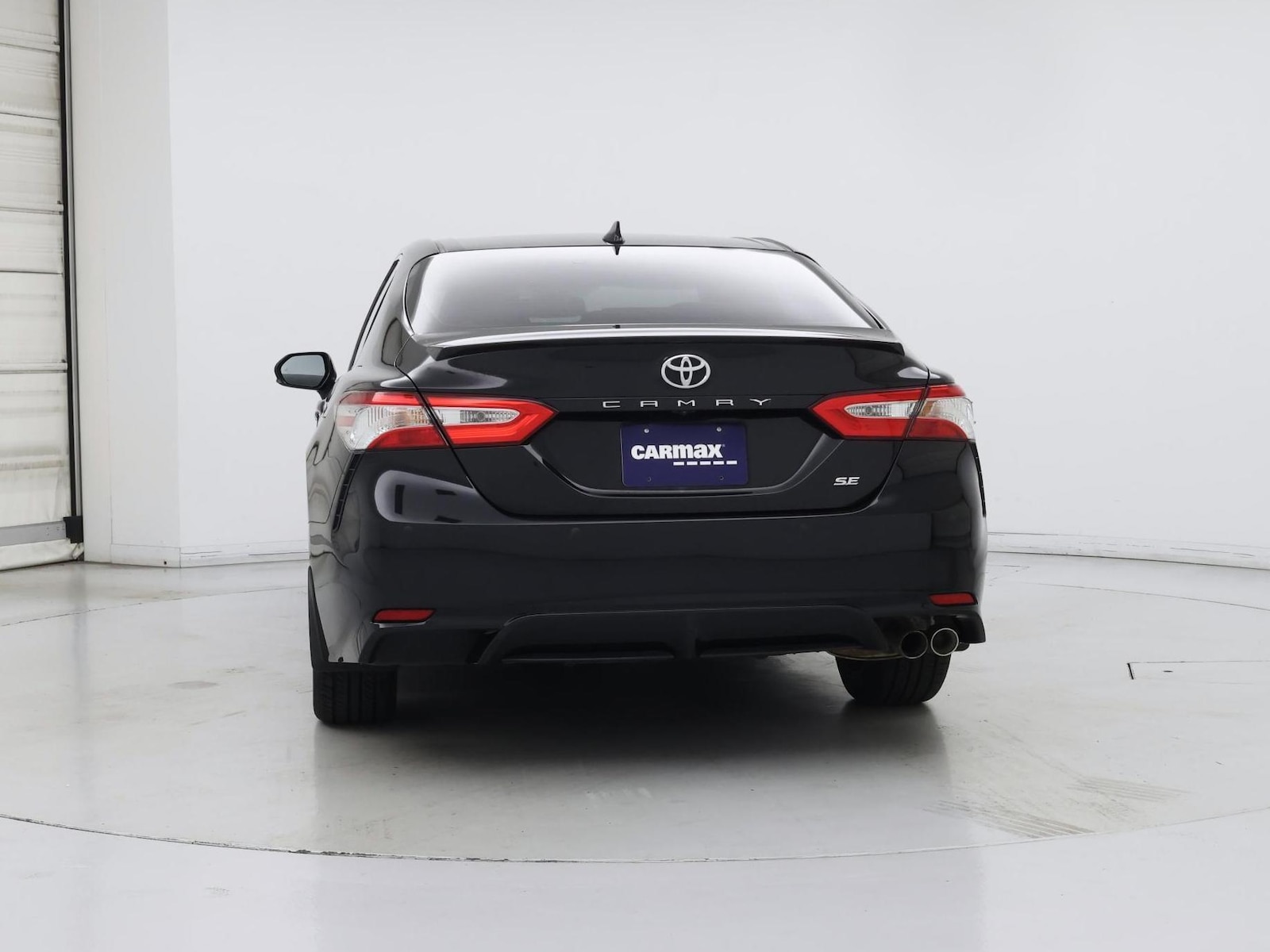 2020 Toyota Camry SE - Photo 7