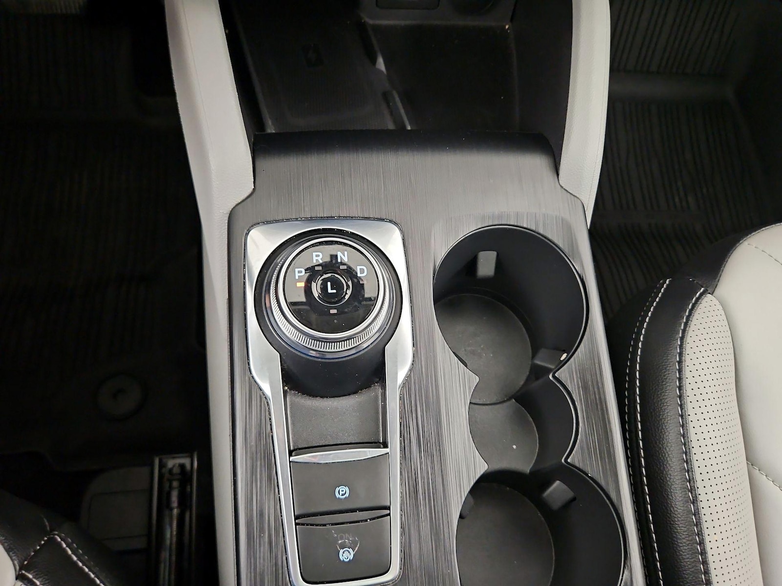 2025 Ford Escape Plug-in hybrid PHEV - Photo 19