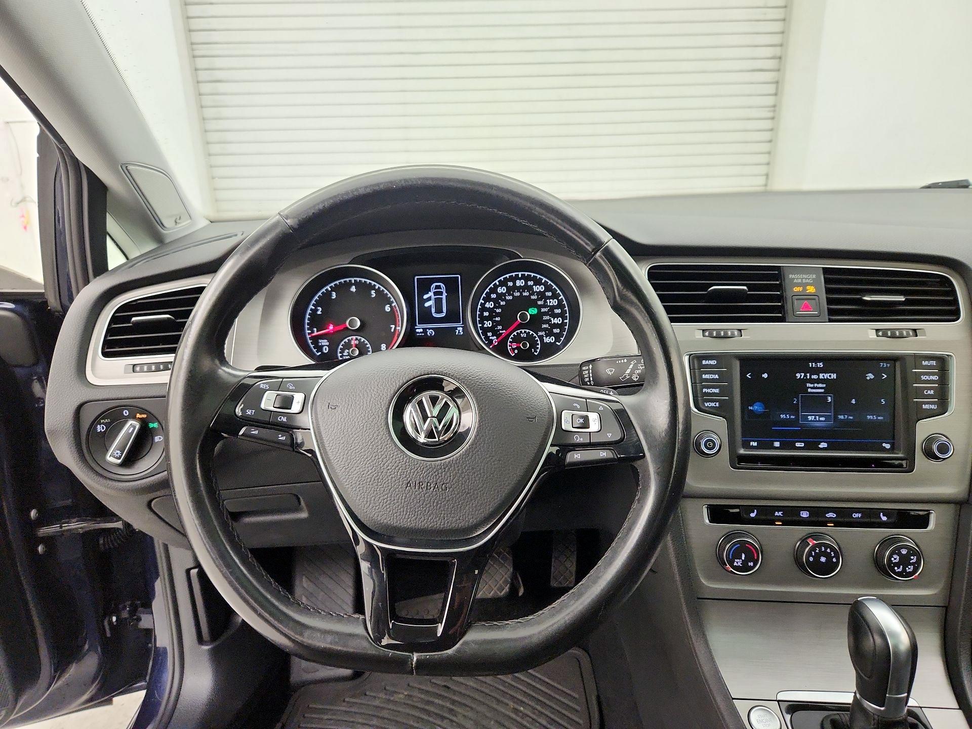 Thumbnail: 2017 Volkswagen Golf - 10