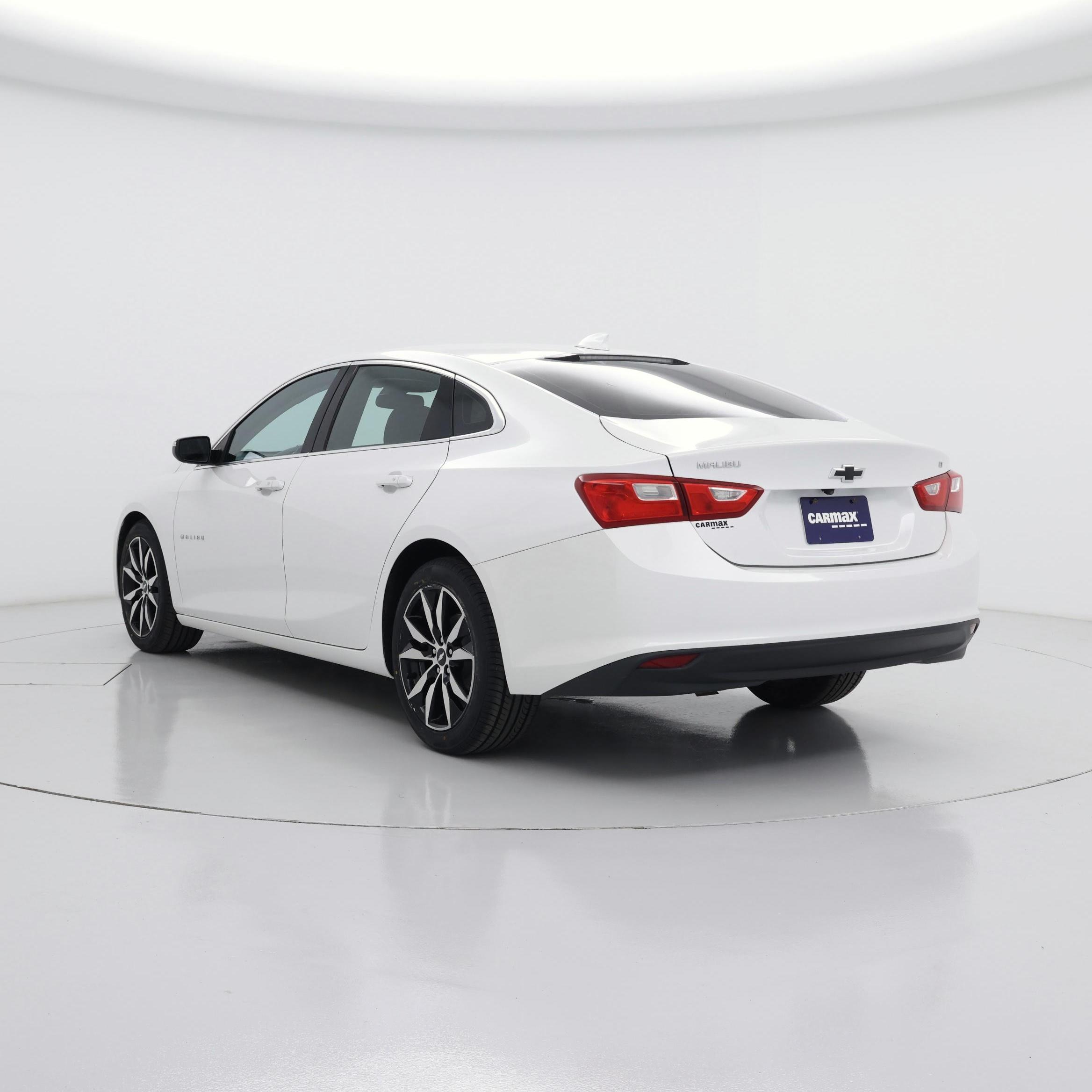 Thumbnail: 2017 Chevrolet Malibu - 2