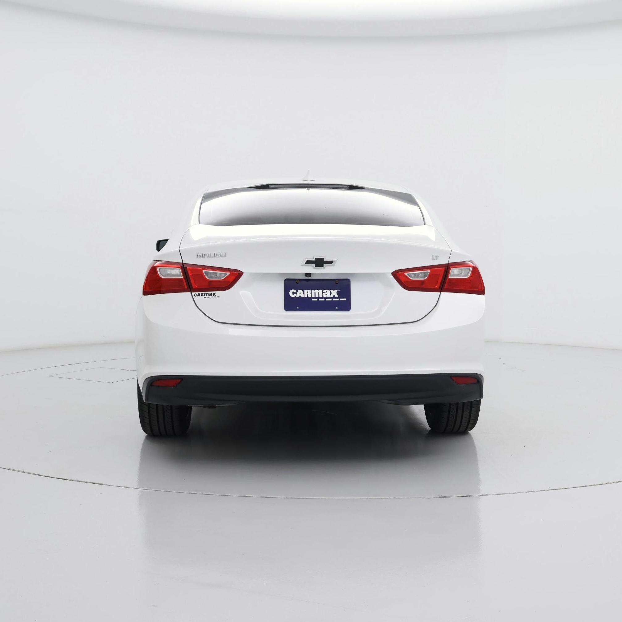 Thumbnail: 2017 Chevrolet Malibu - 6