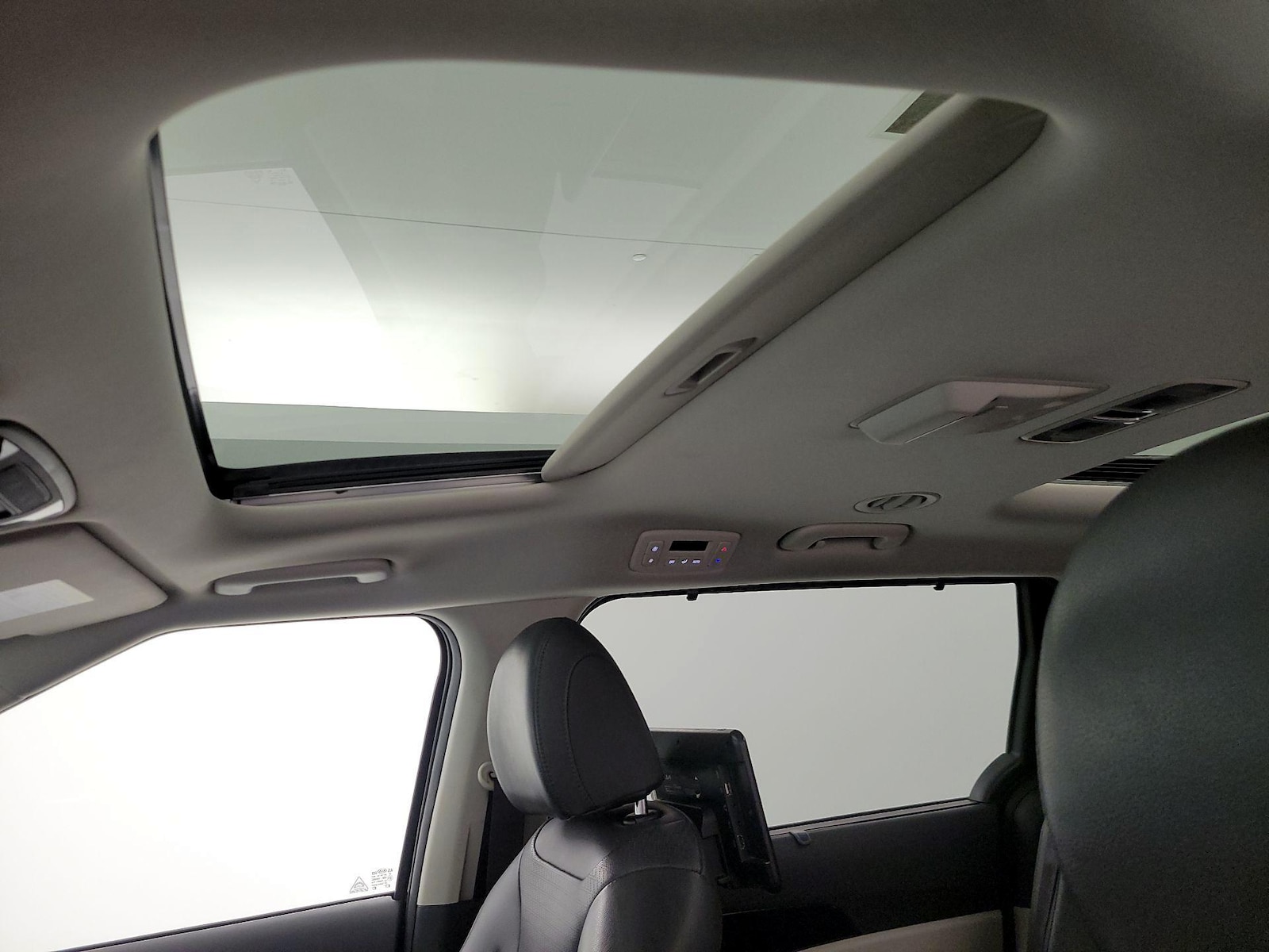 Sunroof(s) & Overhead Airbags