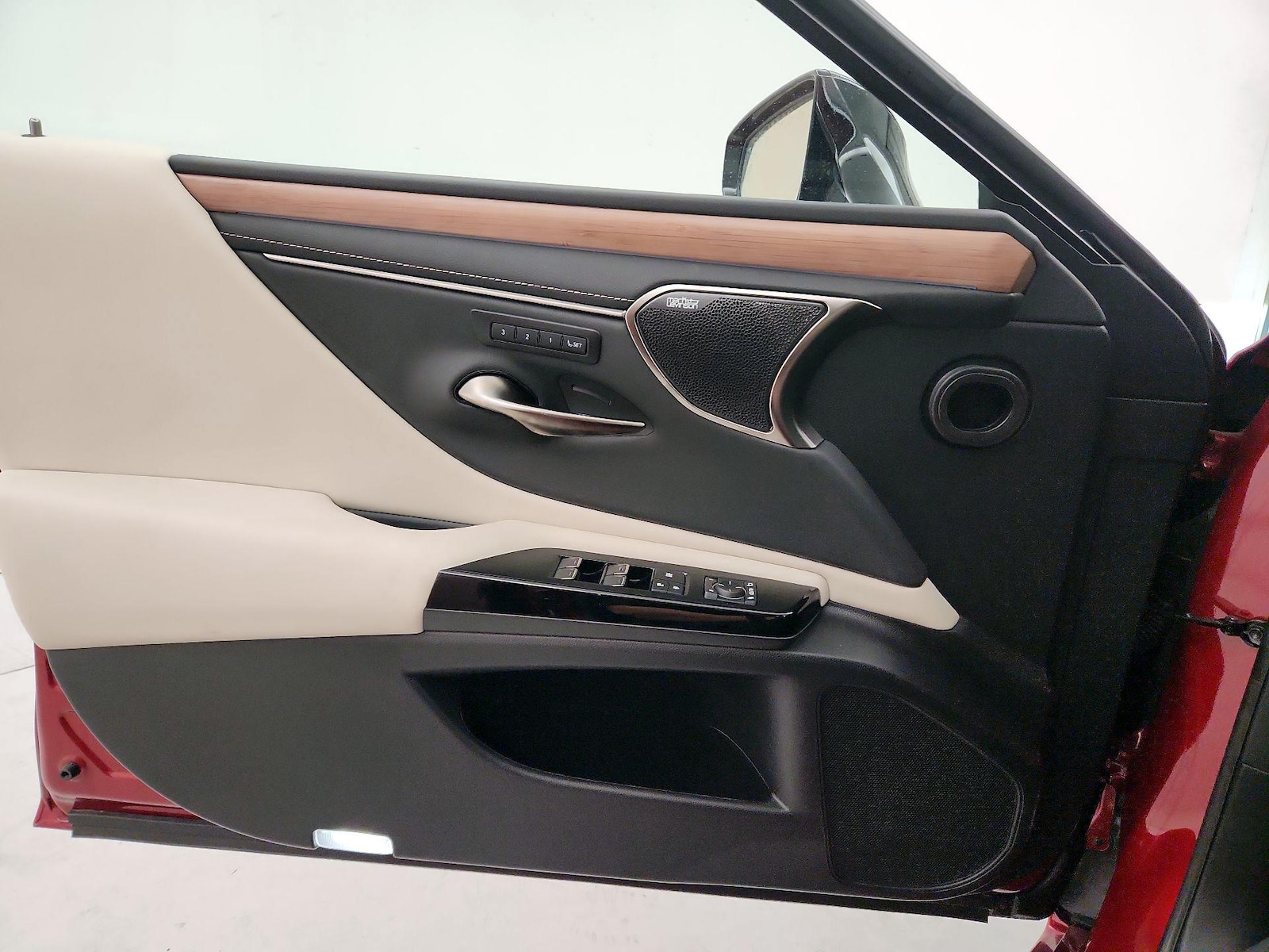 2025 Lexus ES Hybrid 300h Ultra Luxury - Photo 13