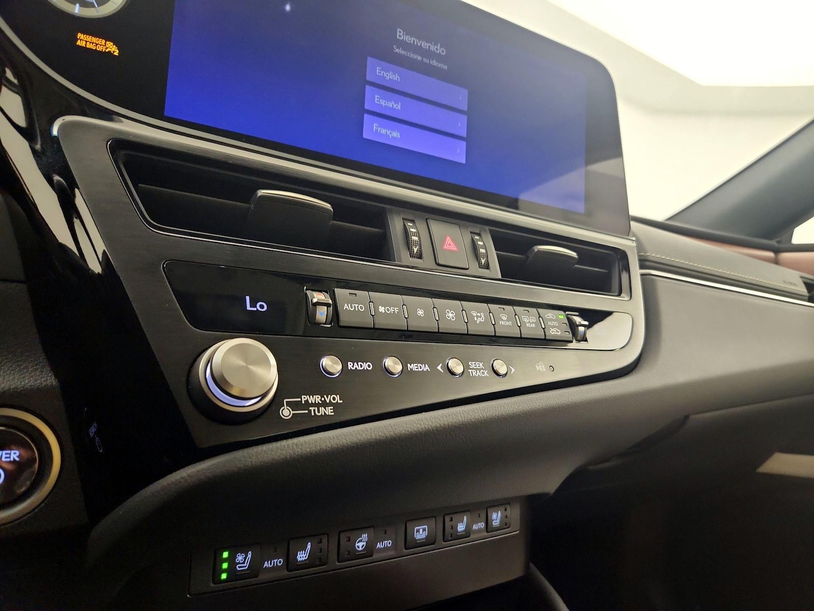 2025 Lexus ES Hybrid 300h Ultra Luxury - Photo 17