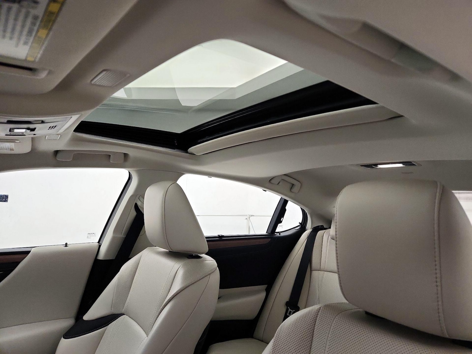 2025 Lexus ES Hybrid 300h Ultra Luxury - Photo 20