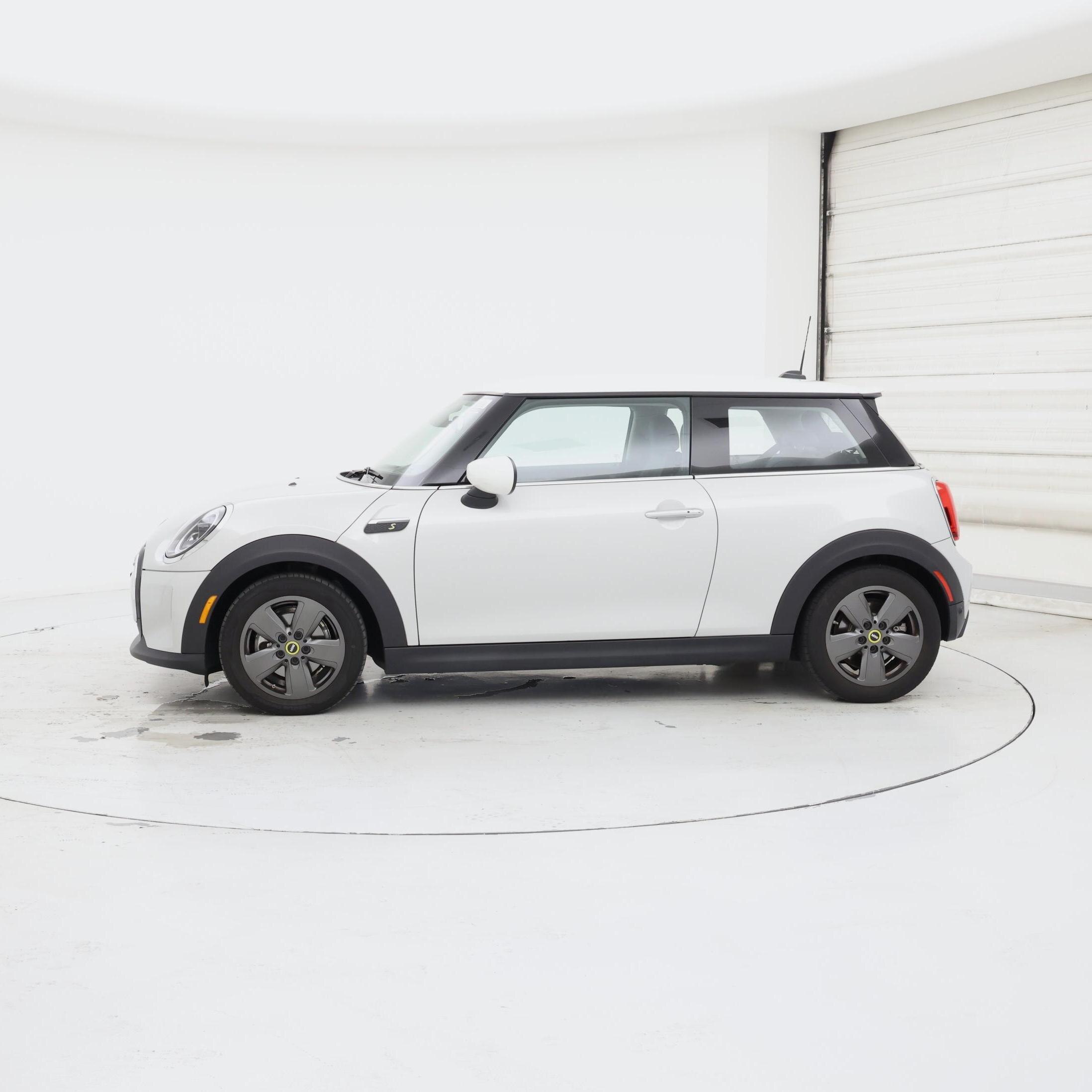 Thumbnail: 2022 MINI Cooper Hardtop - 3