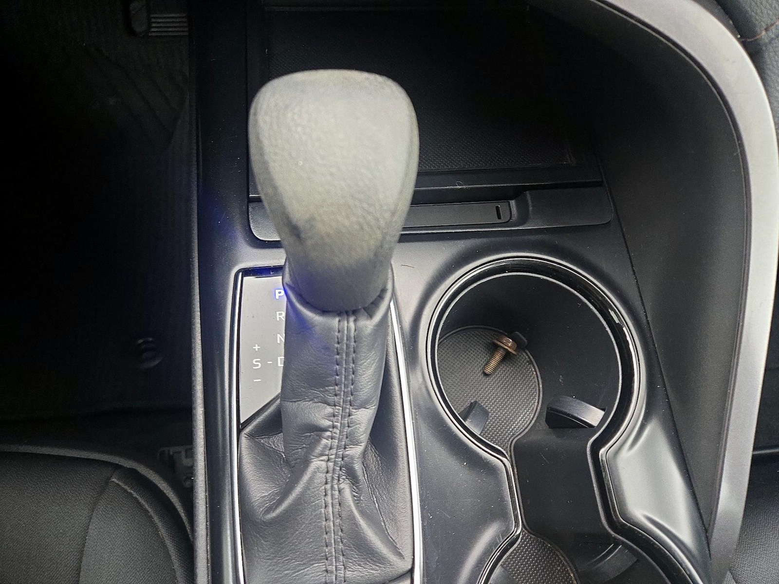 2019 Toyota Camry LE - Photo 18