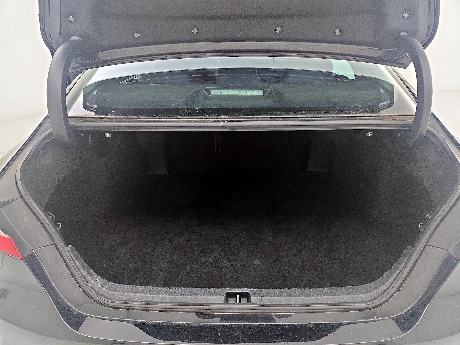 2019 Toyota Camry LE - Photo 21