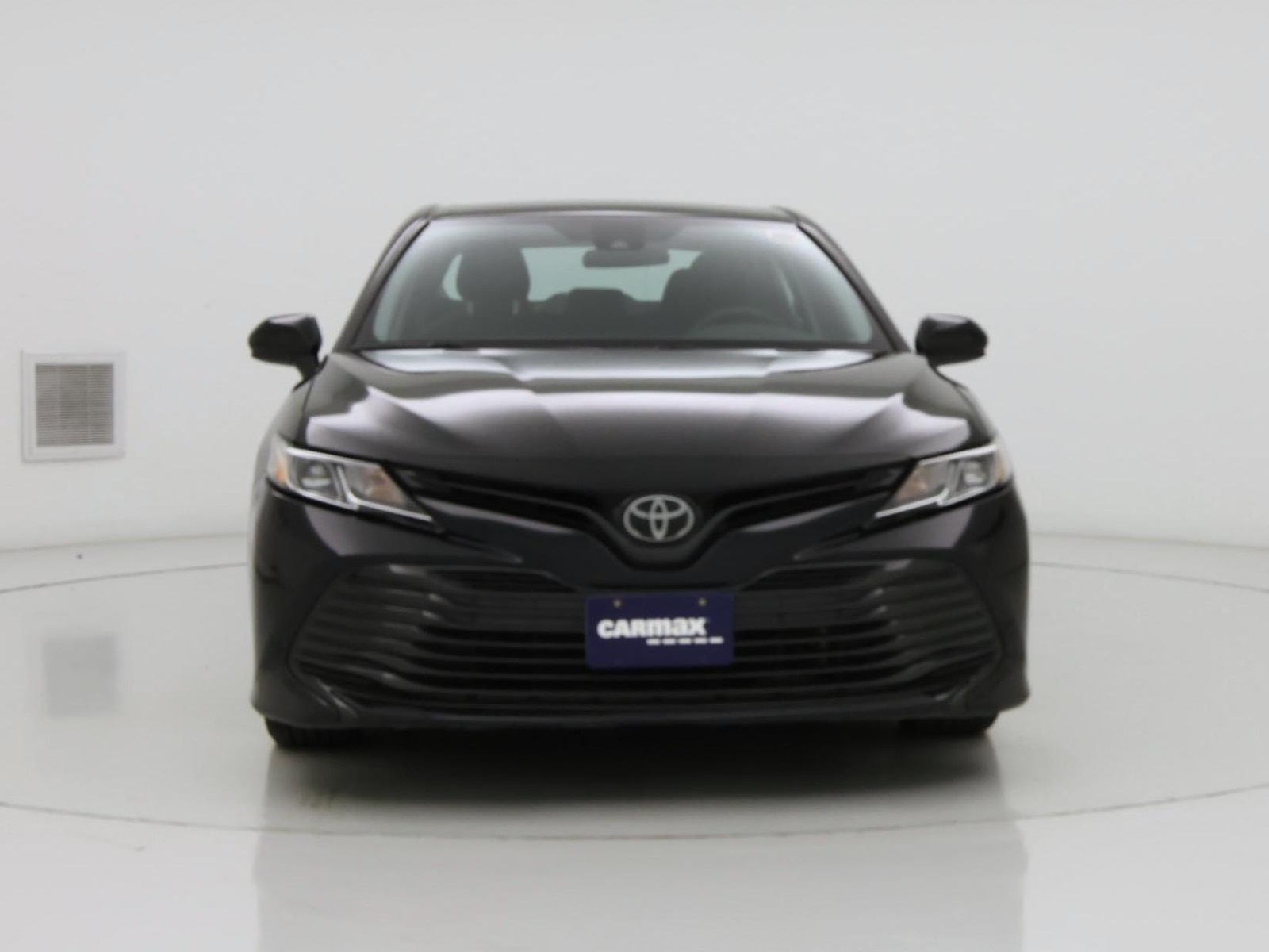 2019 Toyota Camry LE - Photo 6