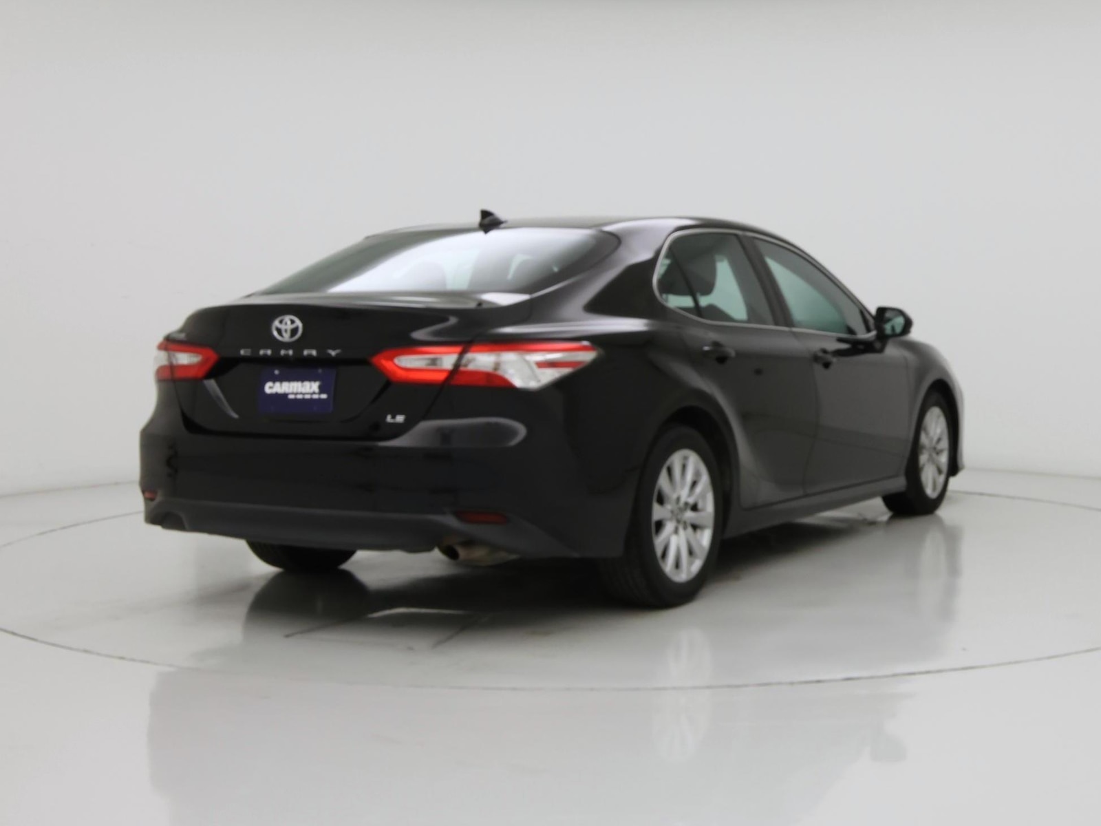 2019 Toyota Camry LE - Photo 9