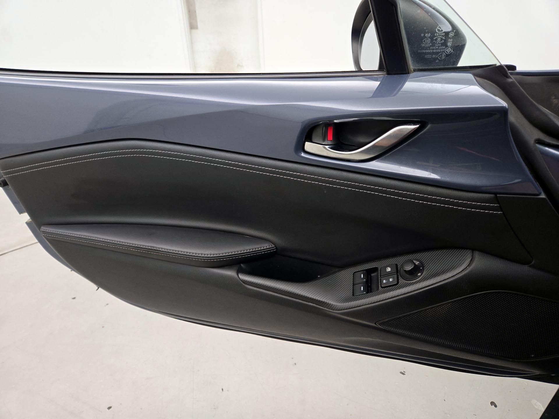 Thumbnail: 2021 Mazda MX-5 Miata - 12