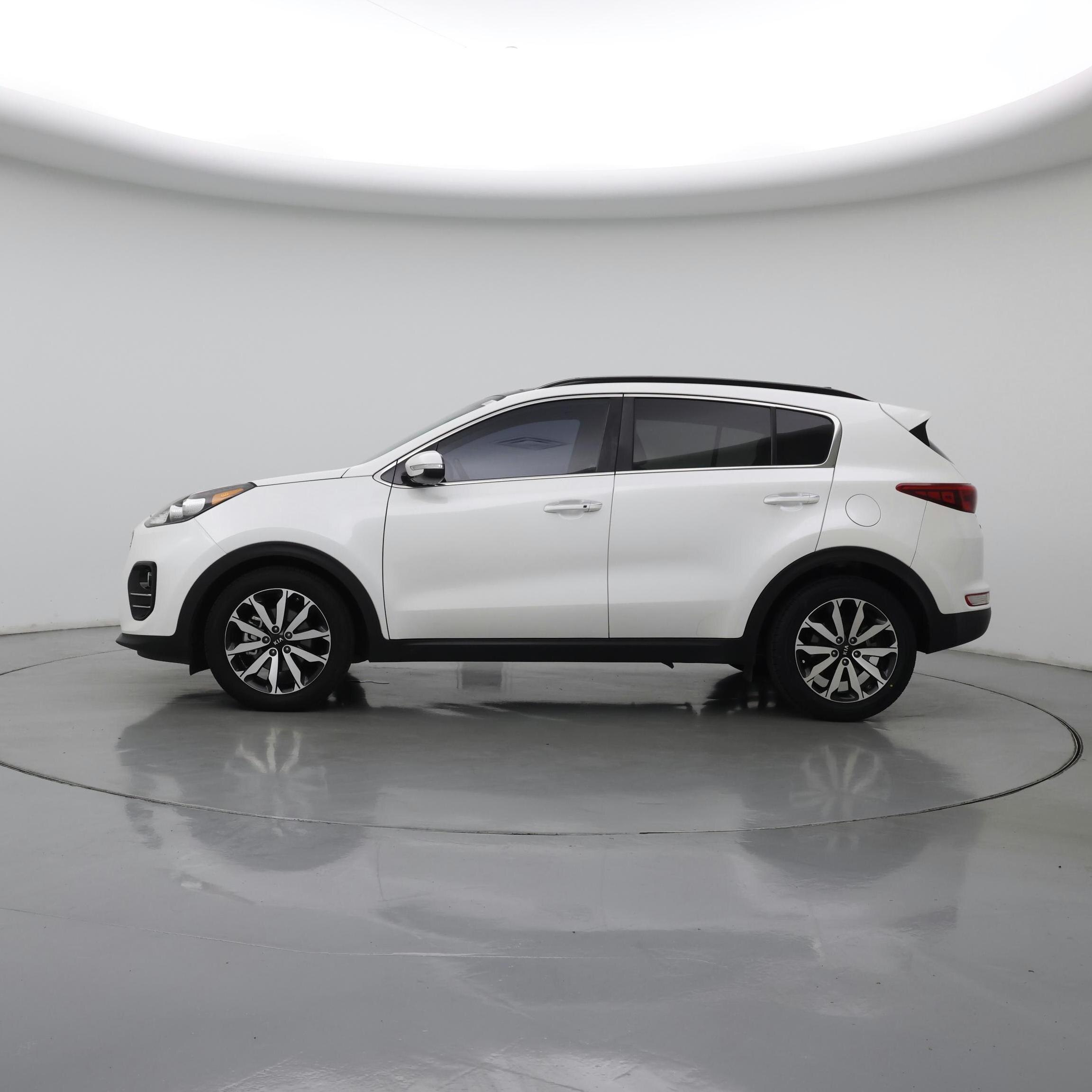 Thumbnail: 2018 Kia Sportage - 3