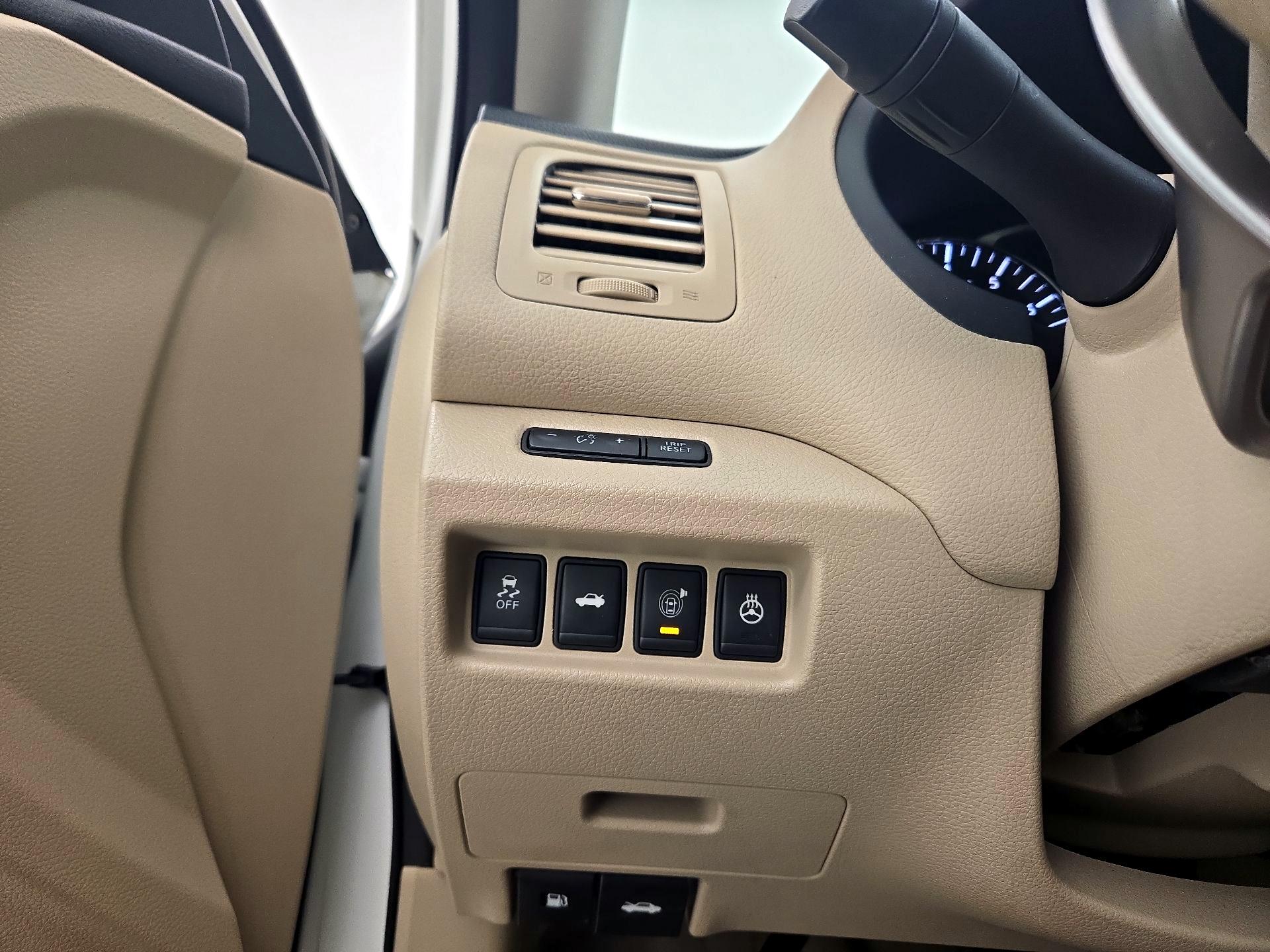 Thumbnail: 2014 Nissan Altima - 13