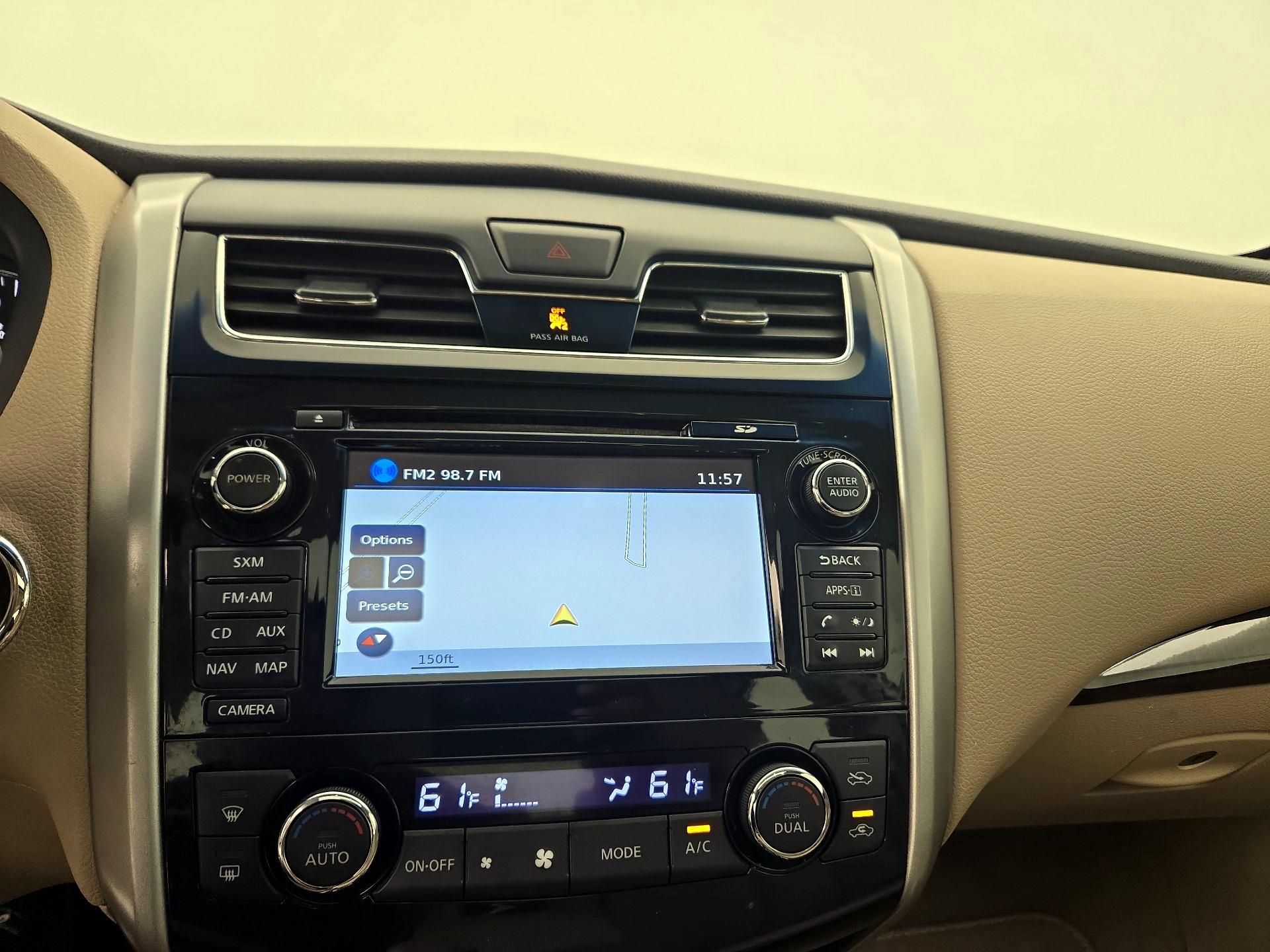 Thumbnail: 2014 Nissan Altima - 14