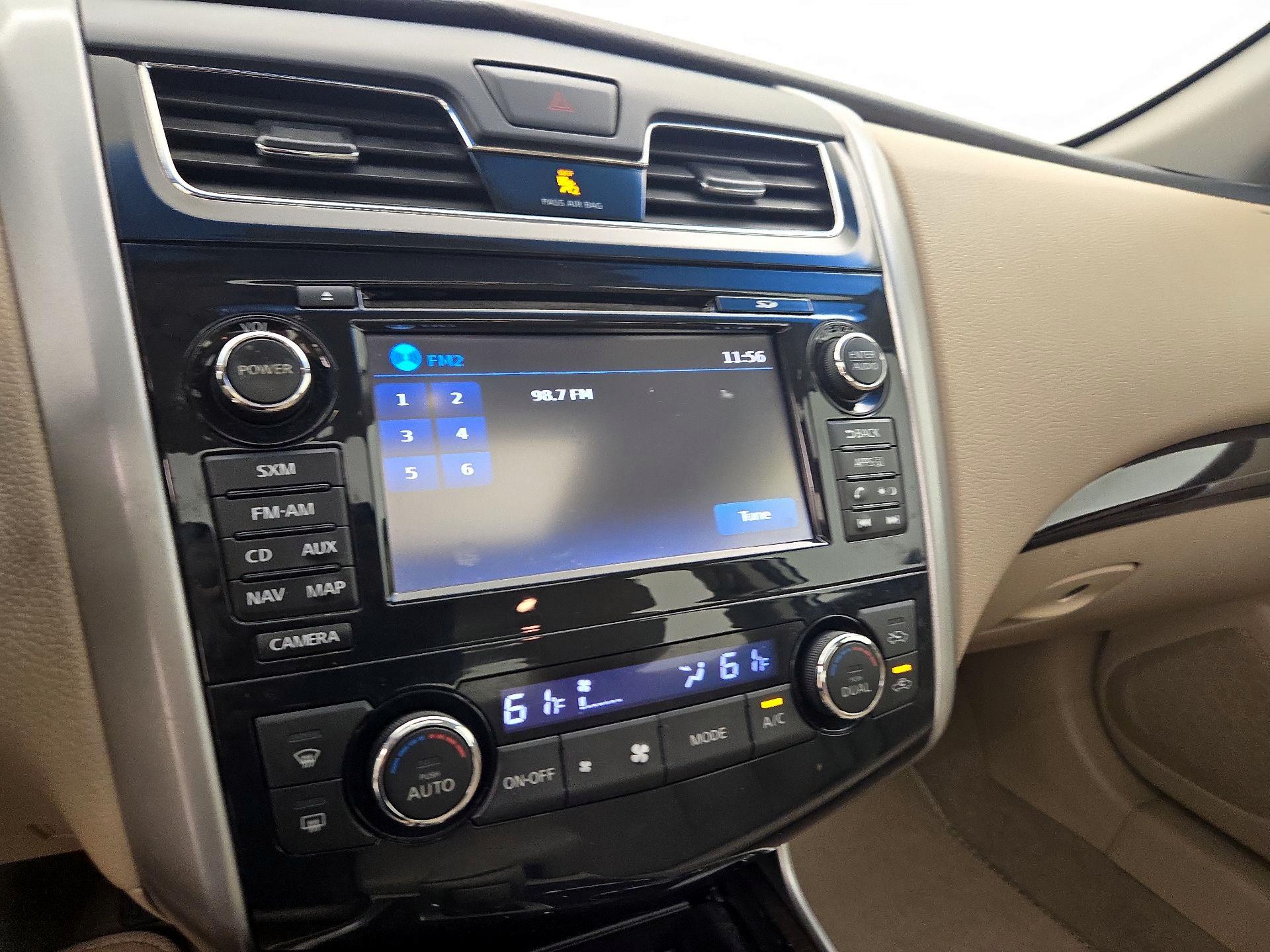 Thumbnail: 2014 Nissan Altima - 16