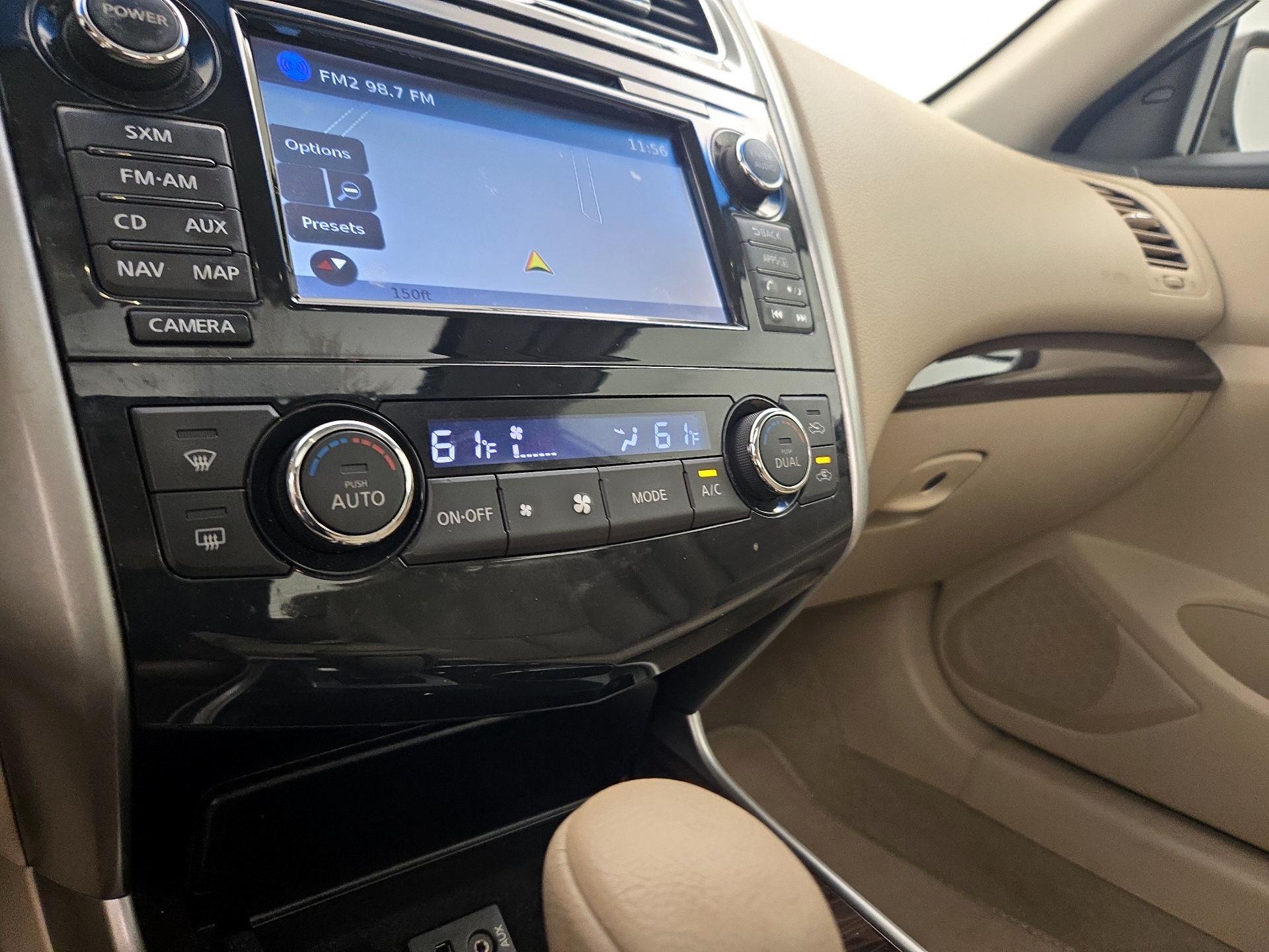 Thumbnail: 2014 Nissan Altima - 17