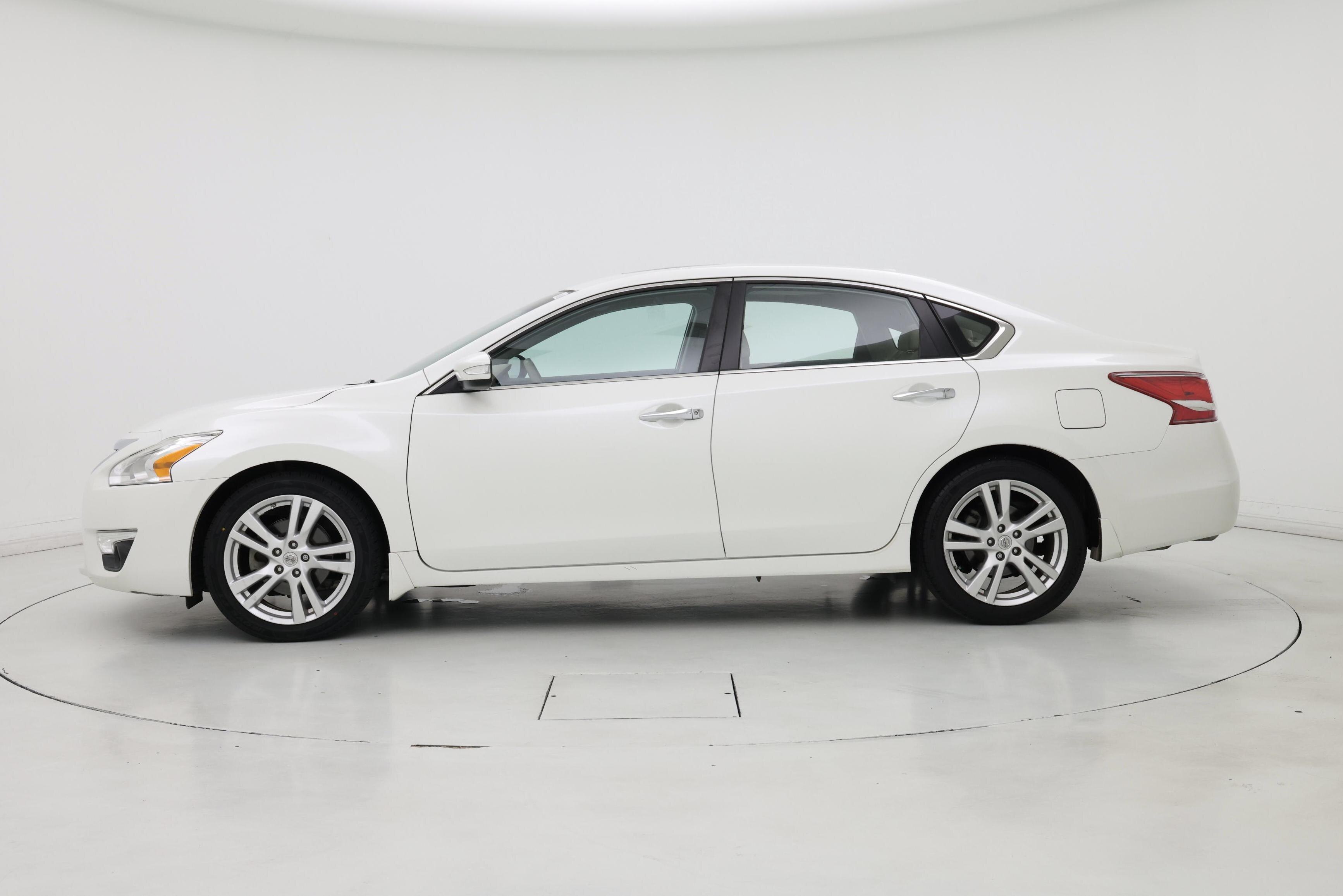 Thumbnail: 2014 Nissan Altima - 3