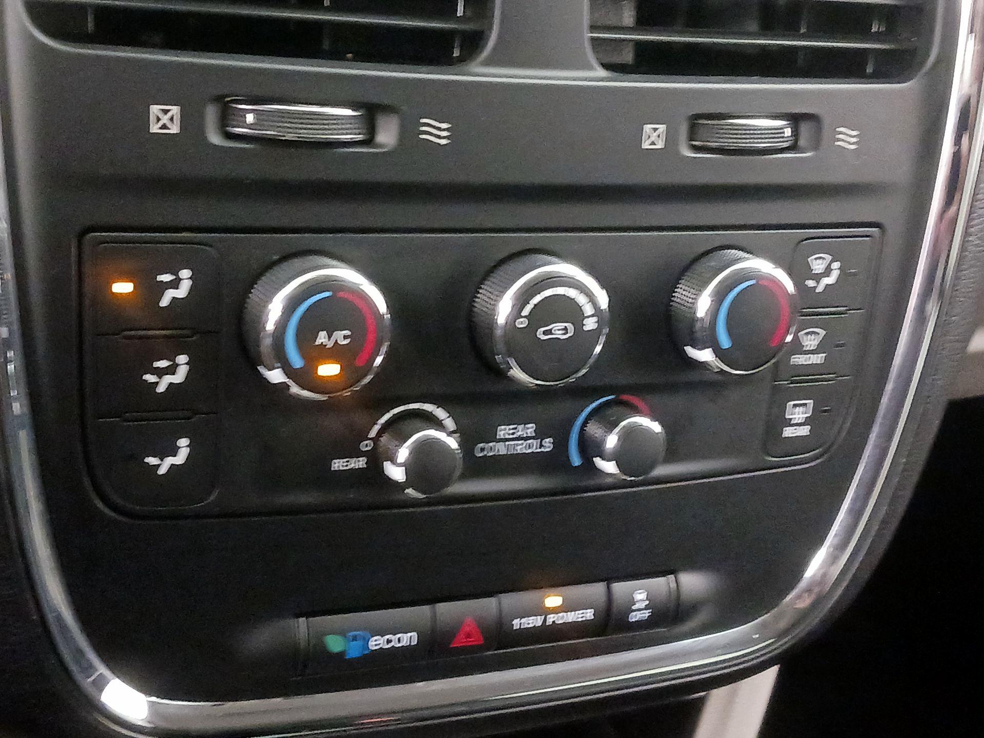 Thumbnail: 2016 Dodge Grand Caravan - 16