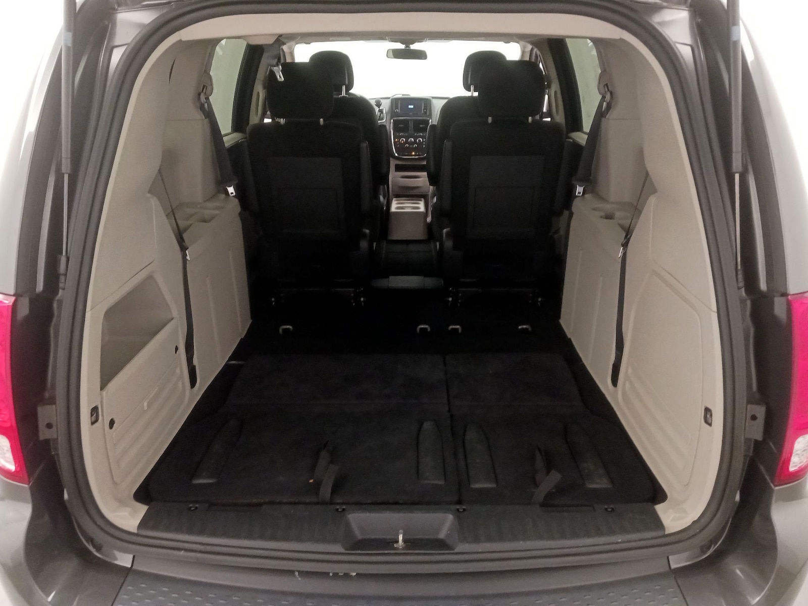 2016 Dodge Grand Caravan SE - Photo 23