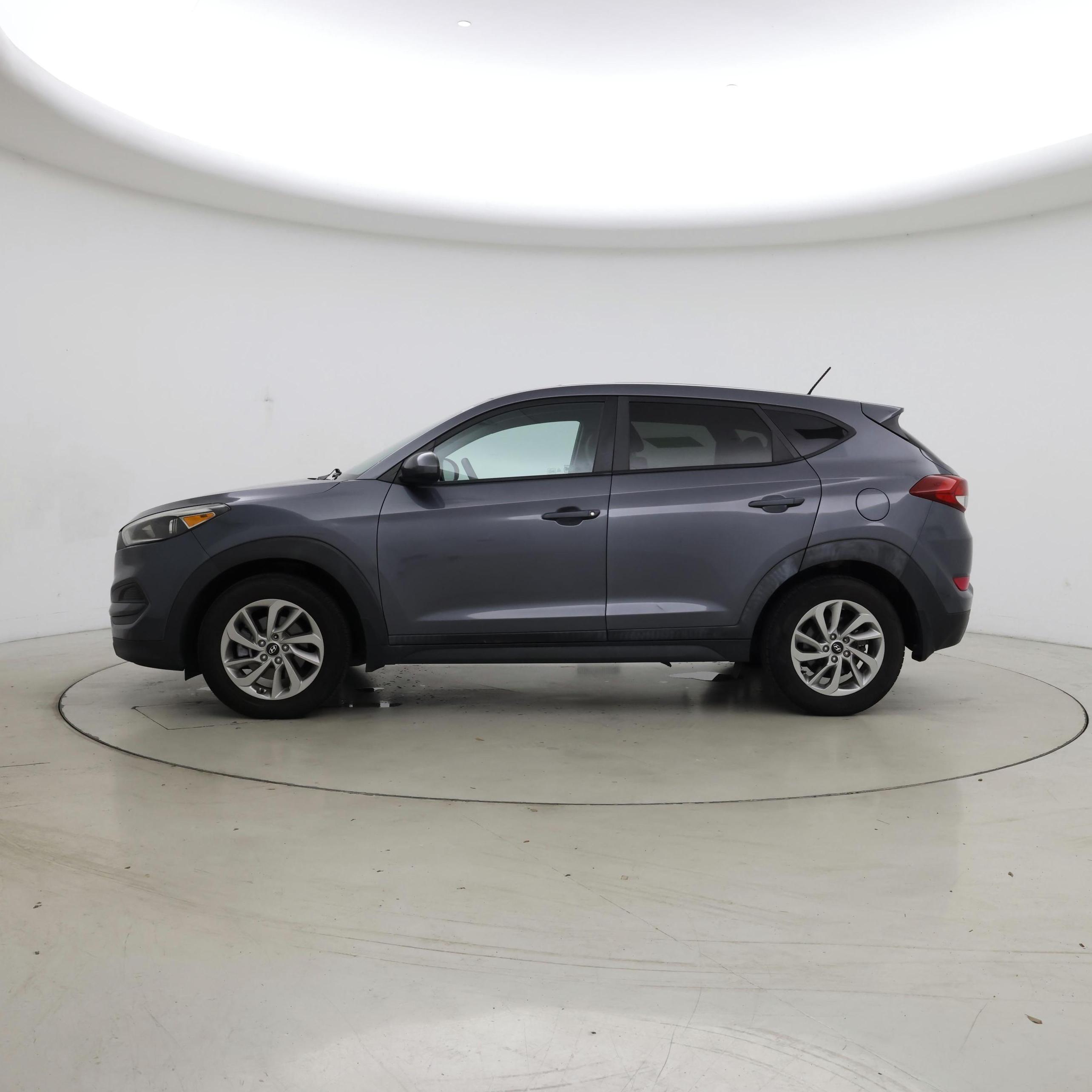 Thumbnail: 2016 Hyundai Tucson - 3