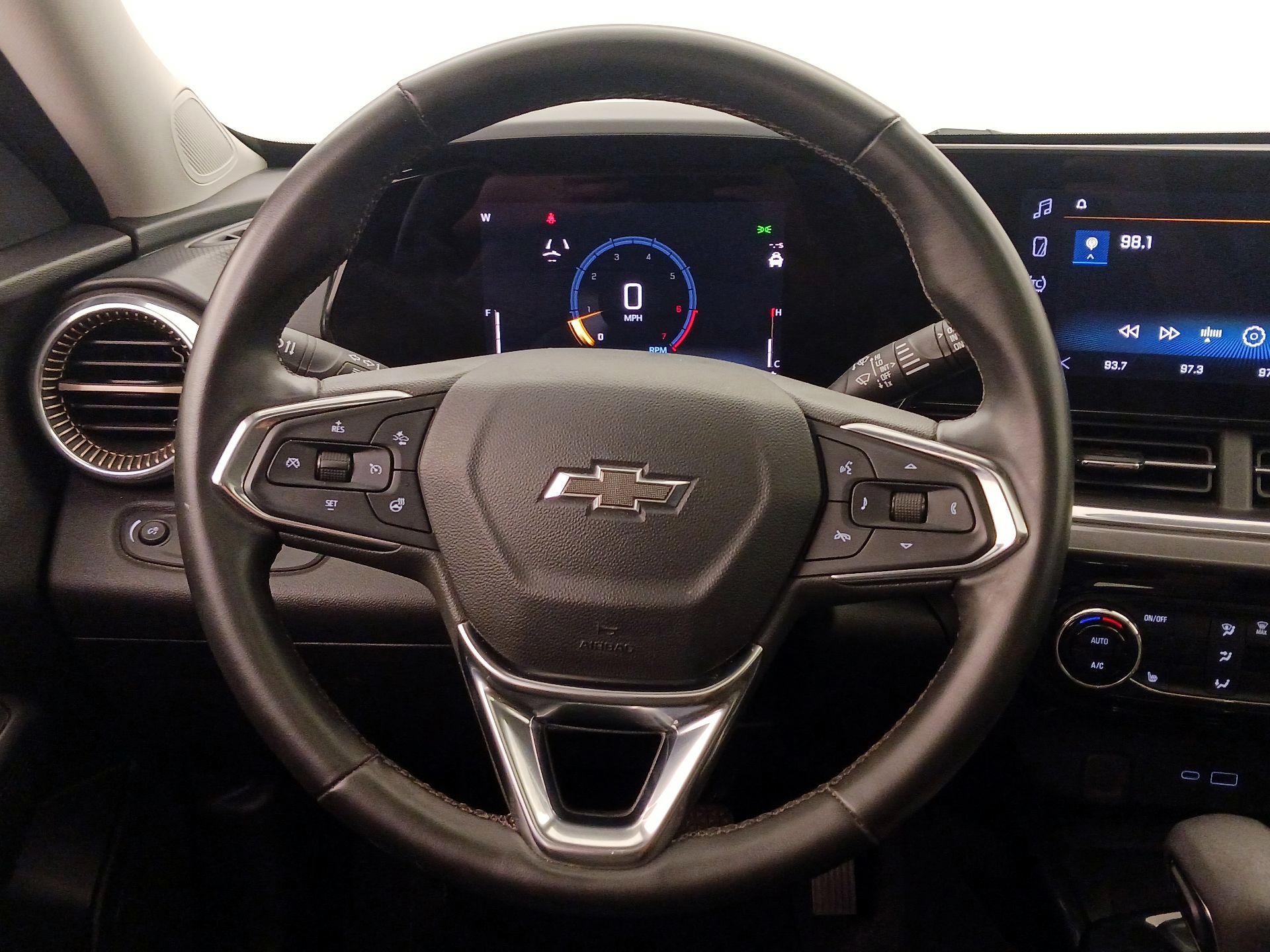 Thumbnail: 2024 Chevrolet Trax - 10