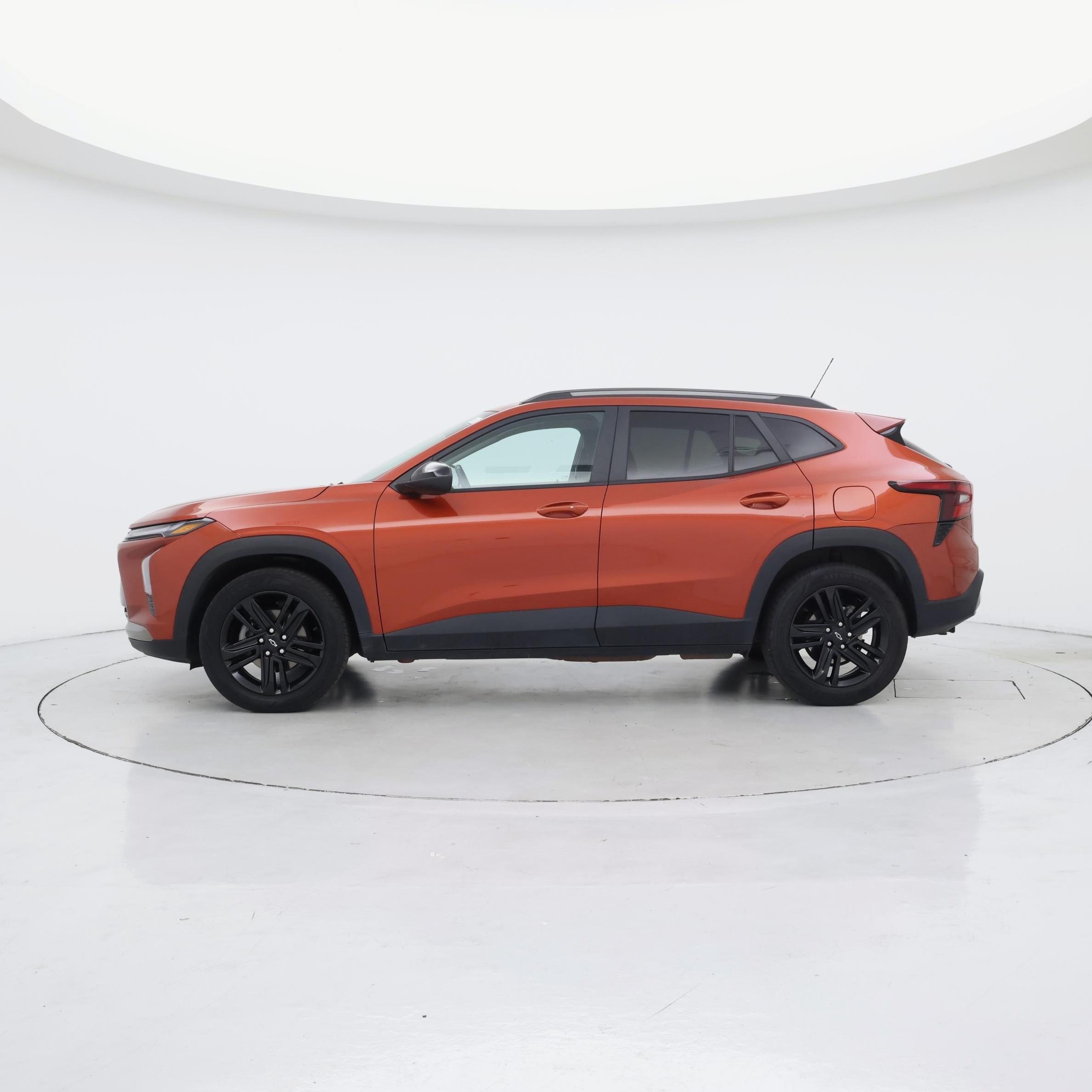 Thumbnail: 2024 Chevrolet Trax - 3