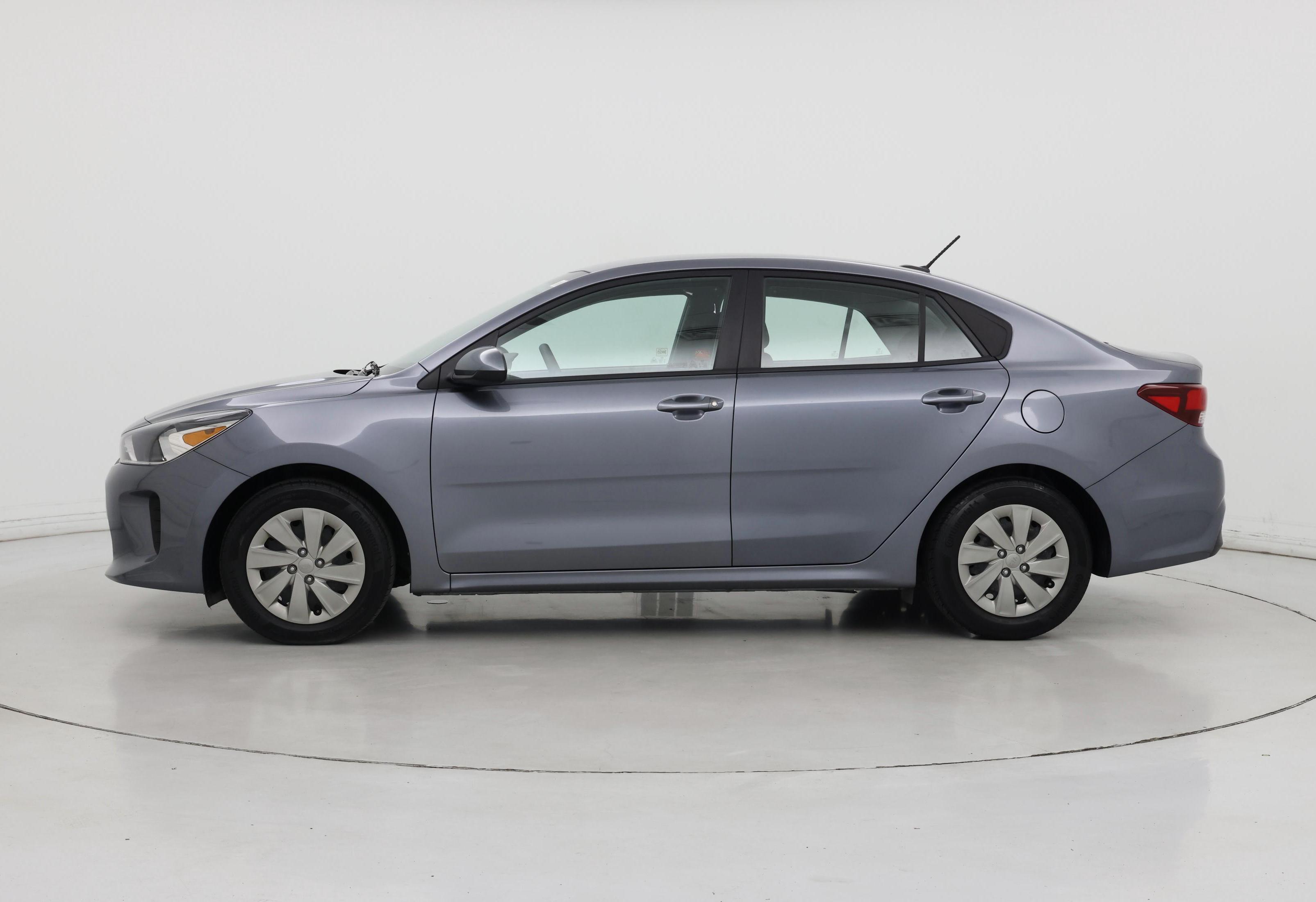 Thumbnail: 2020 Kia Rio - 3