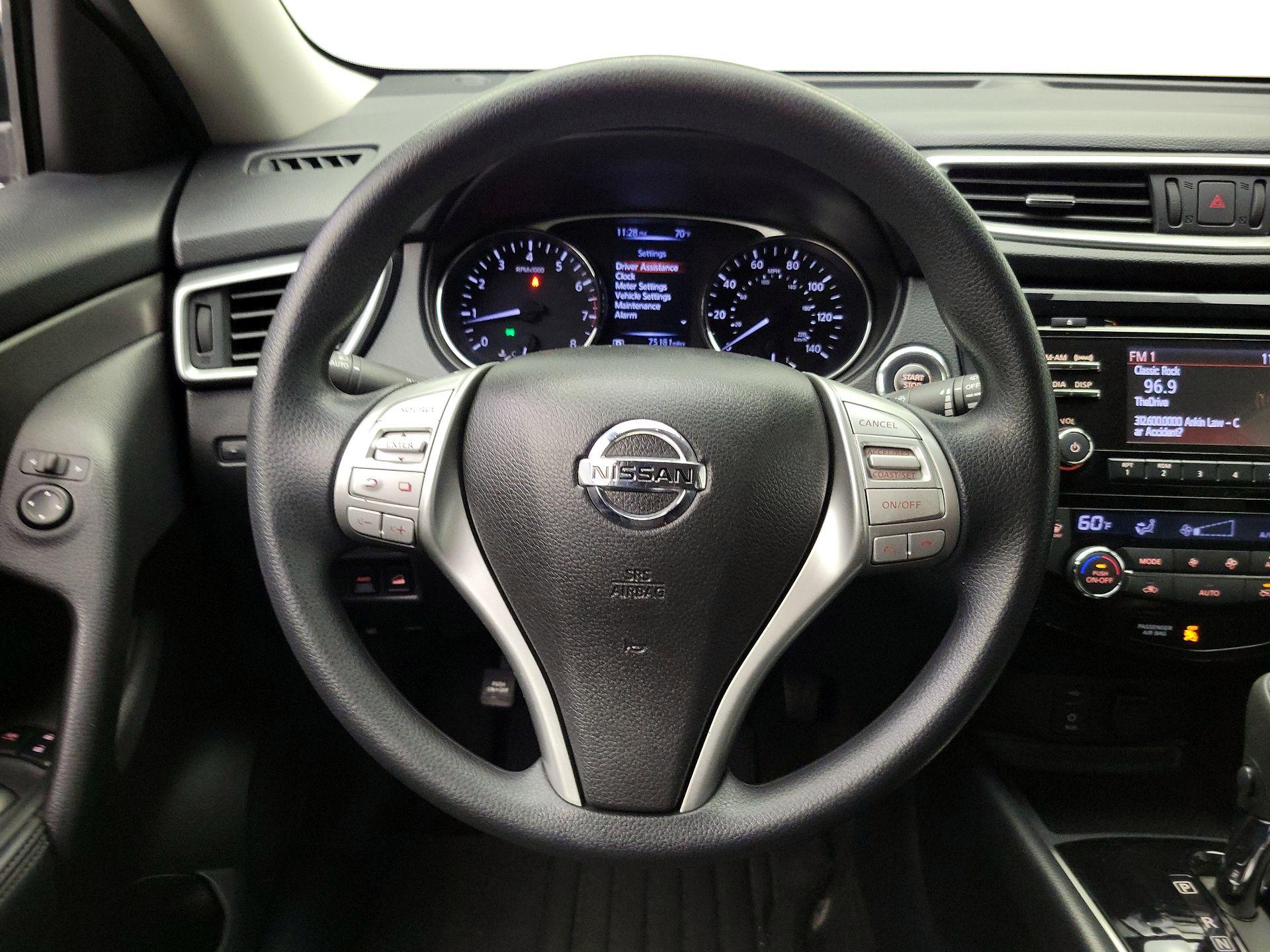 Thumbnail: 2016 Nissan Rogue - 10