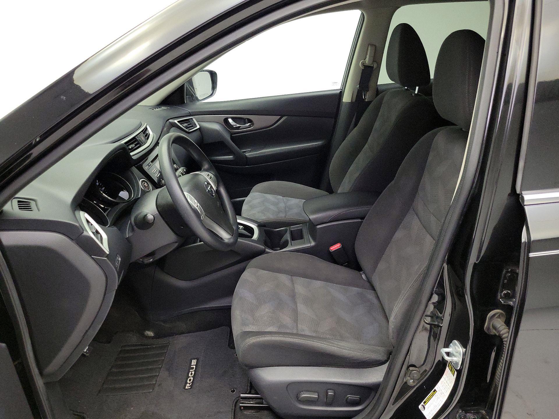 Thumbnail: 2016 Nissan Rogue - 11