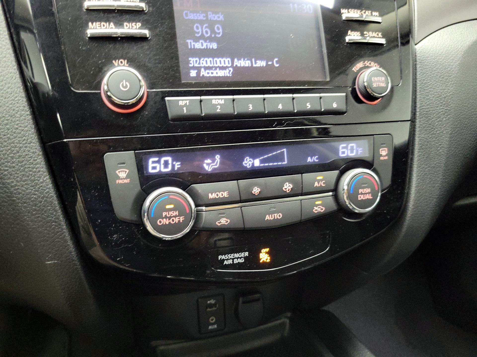 Thumbnail: 2016 Nissan Rogue - 16