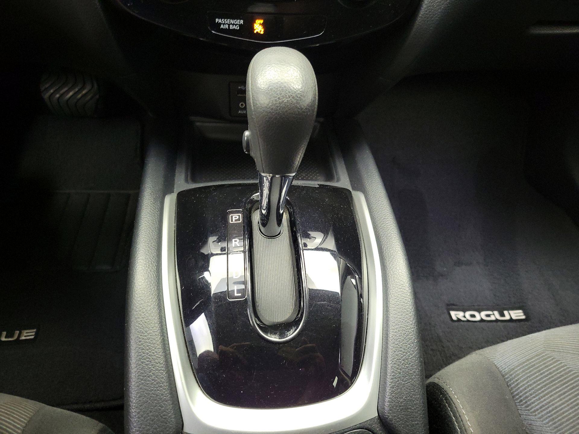 Thumbnail: 2016 Nissan Rogue - 17
