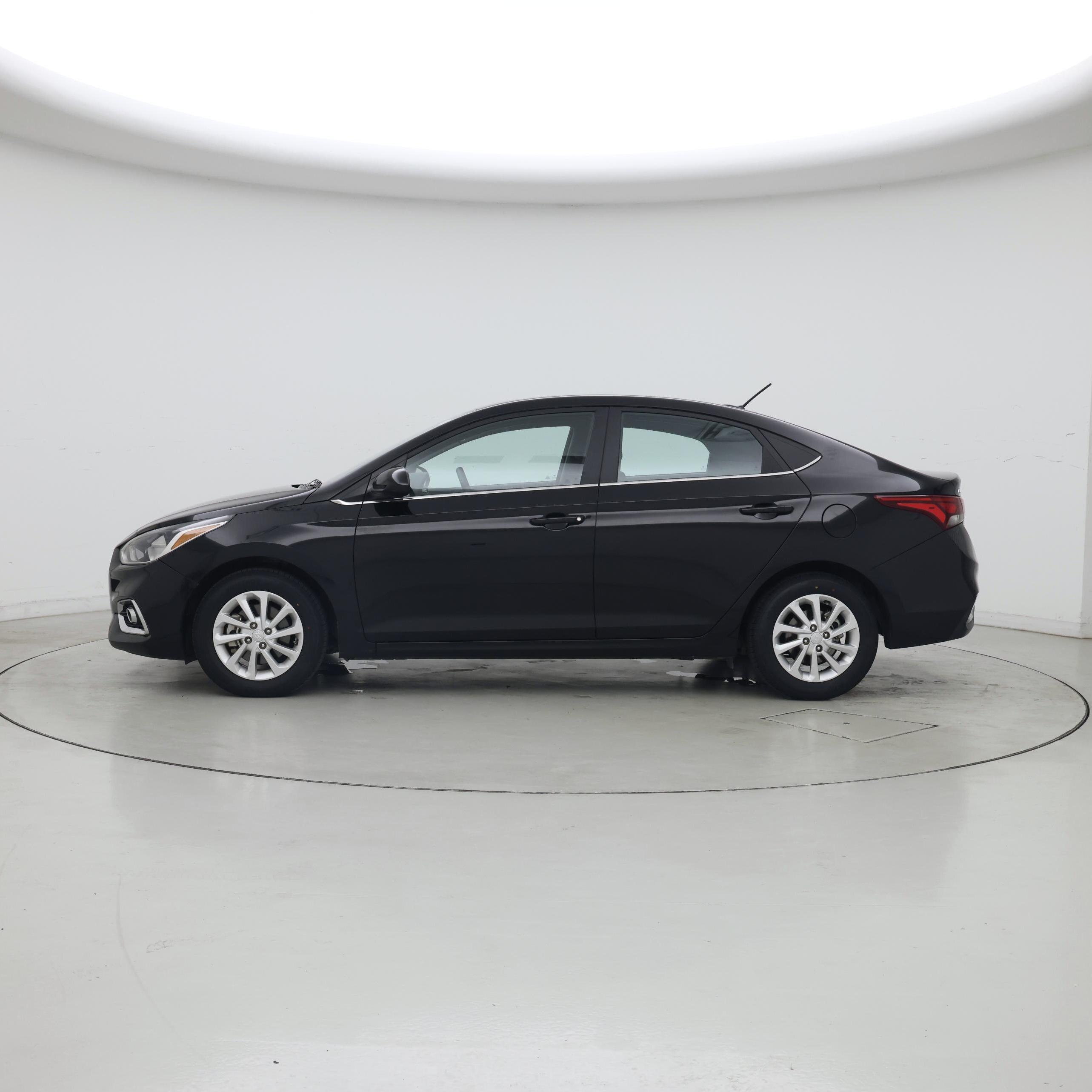 Thumbnail: 2022 Hyundai Accent - 3