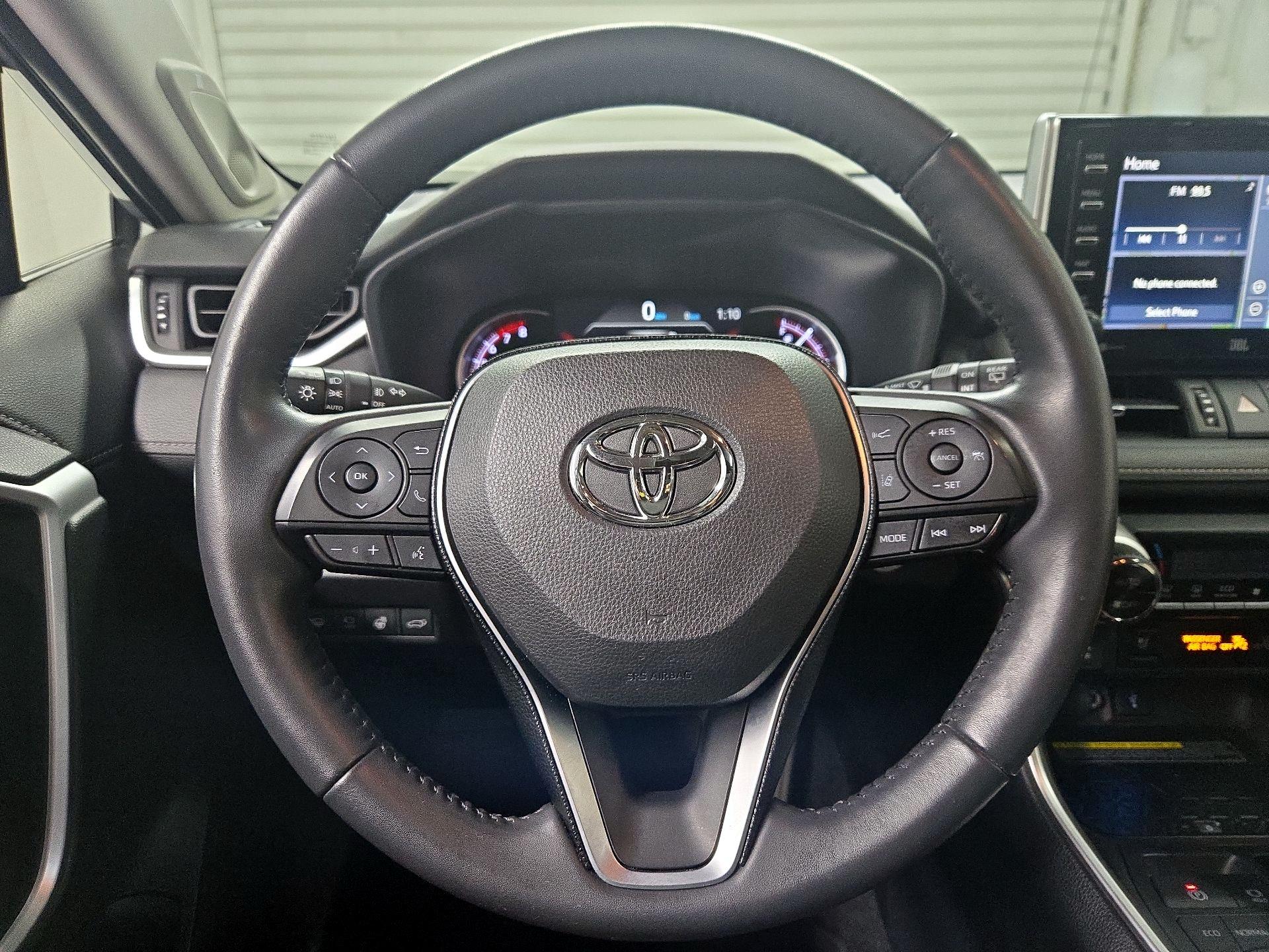 Thumbnail: 2020 Toyota RAV4 - 10