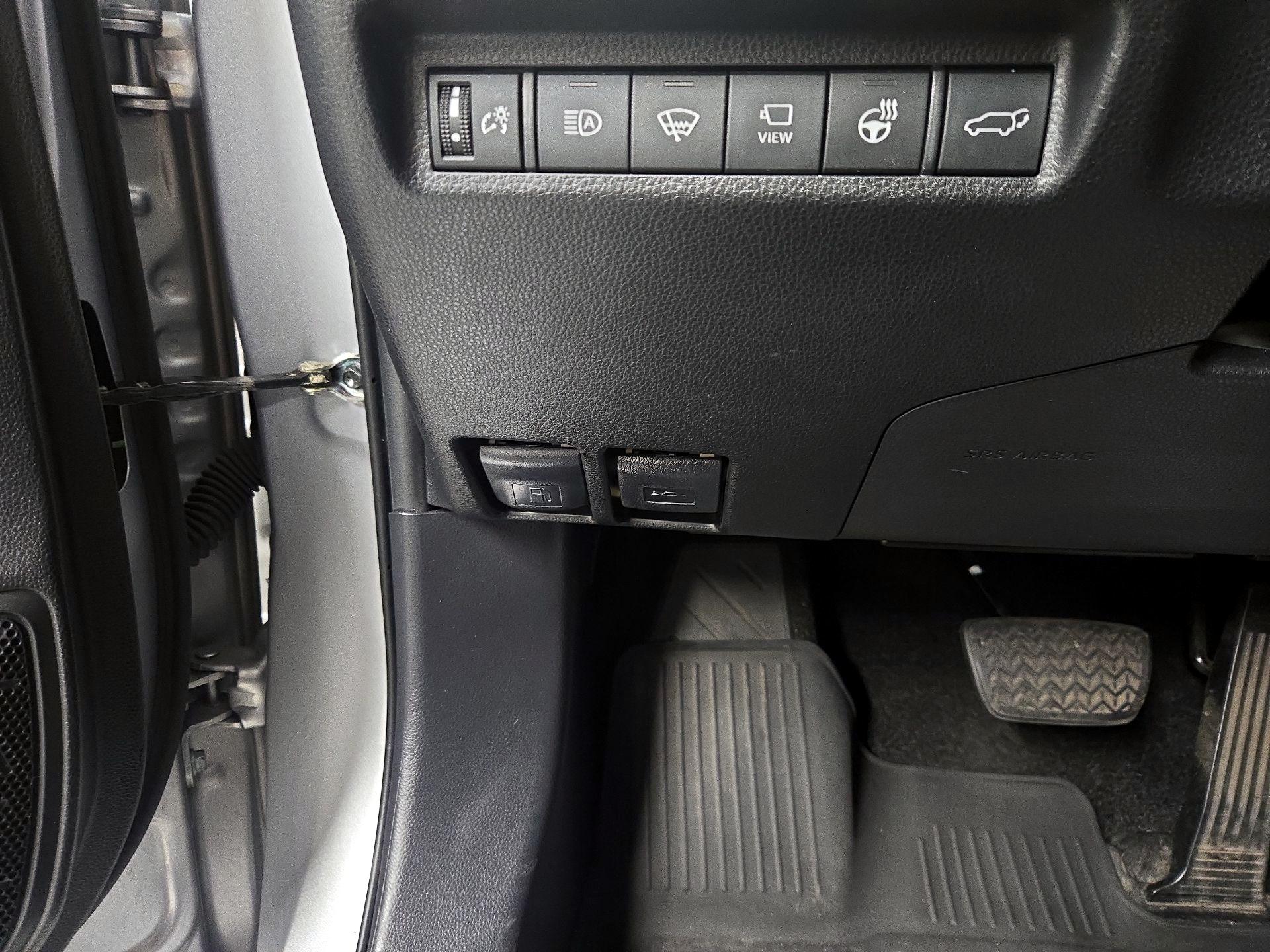 Thumbnail: 2020 Toyota RAV4 - 13