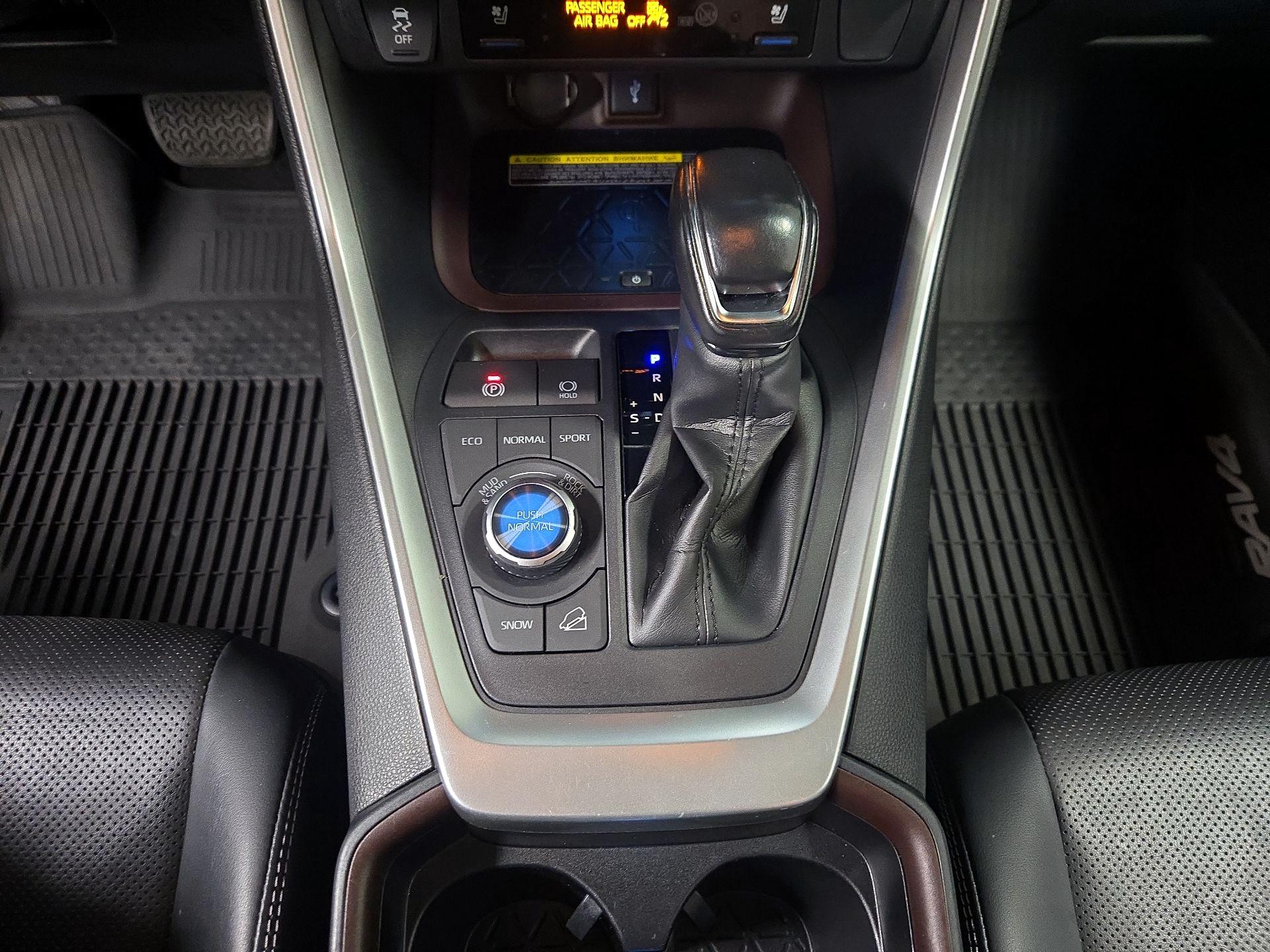 Thumbnail: 2020 Toyota RAV4 - 18