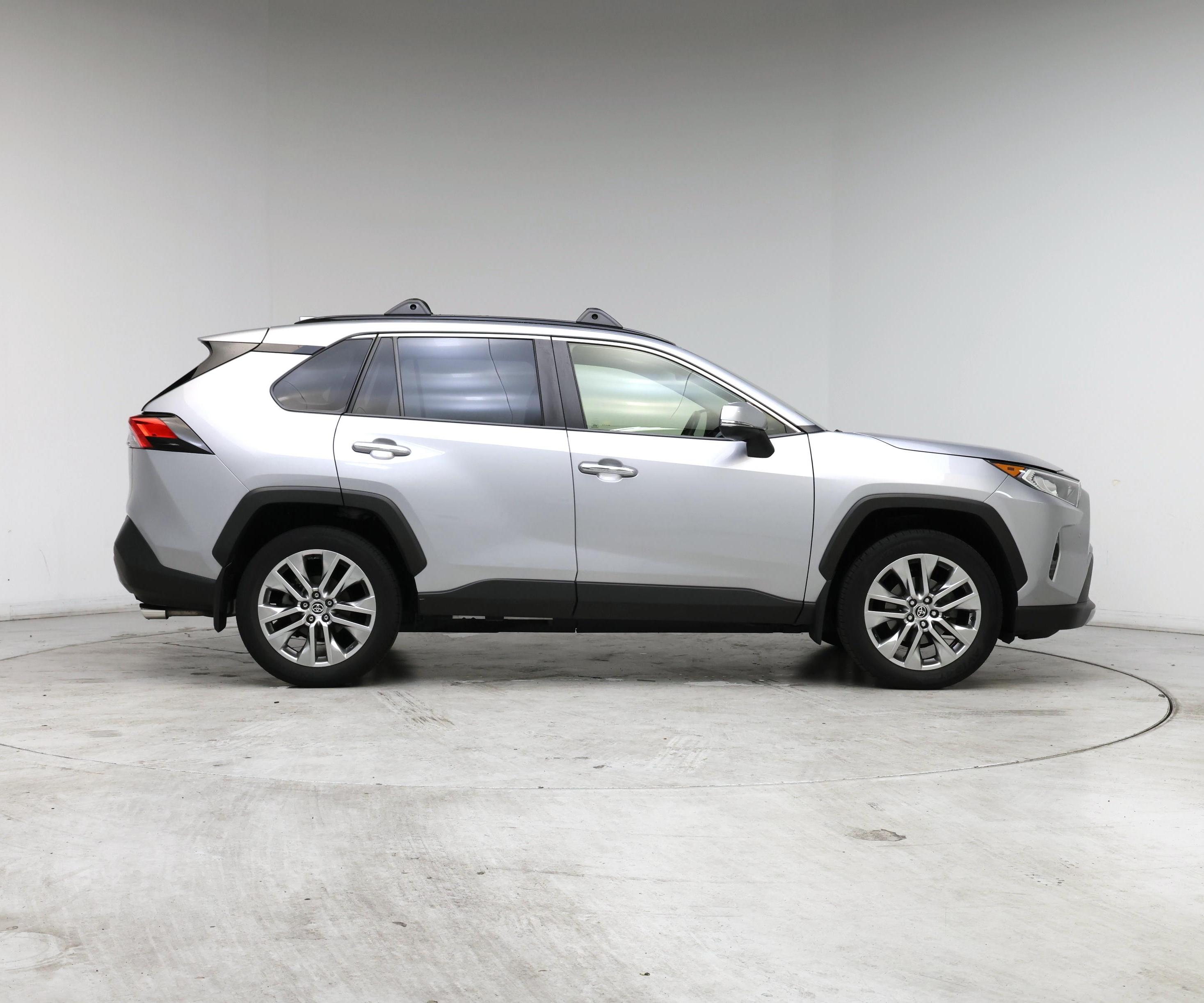 Thumbnail: 2020 Toyota RAV4 - 7