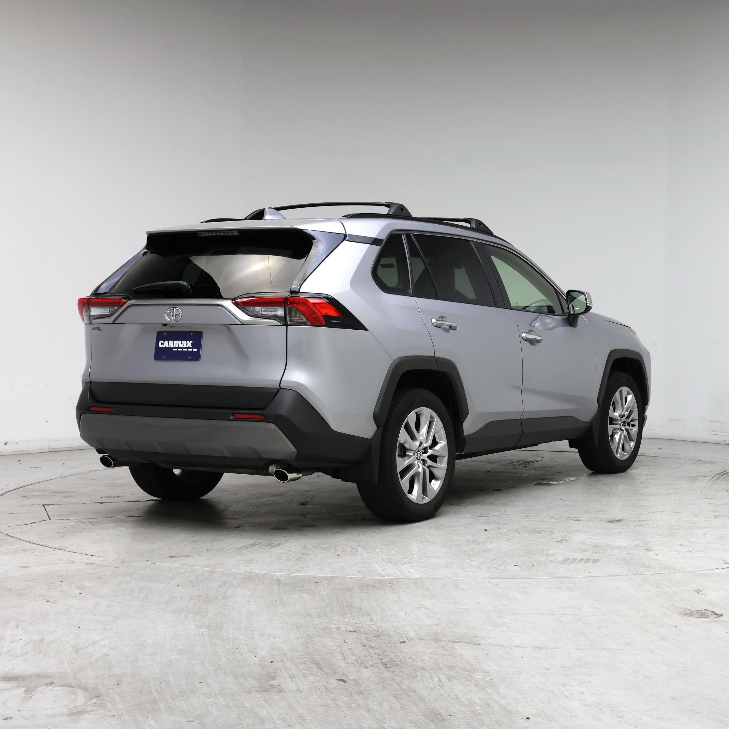 Thumbnail: 2020 Toyota RAV4 - 8