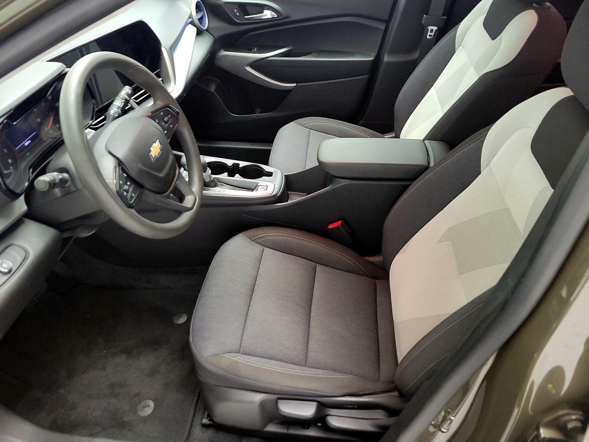 Thumbnail: 2024 Chevrolet Trax - 11