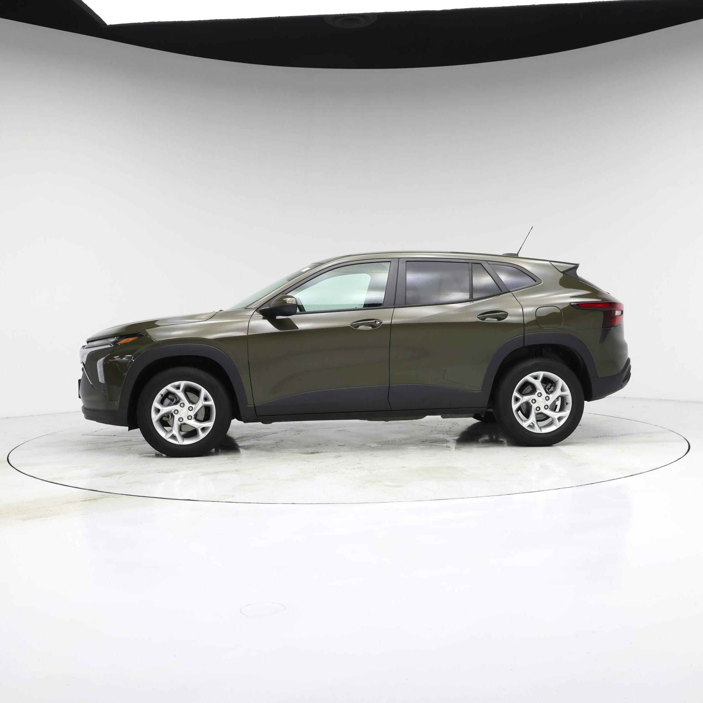 Thumbnail: 2024 Chevrolet Trax - 3