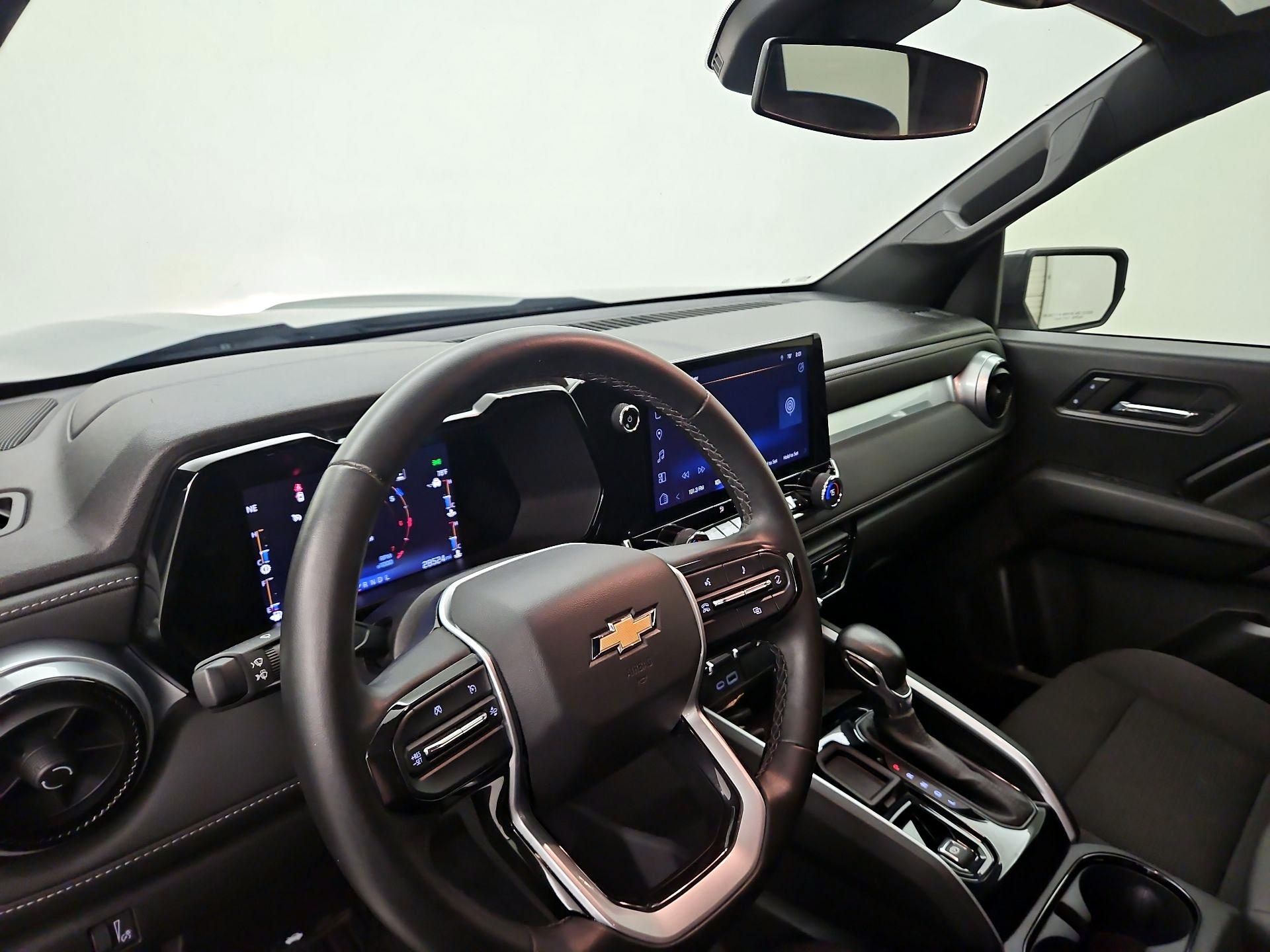 Thumbnail: 2023 Chevrolet Colorado - 9